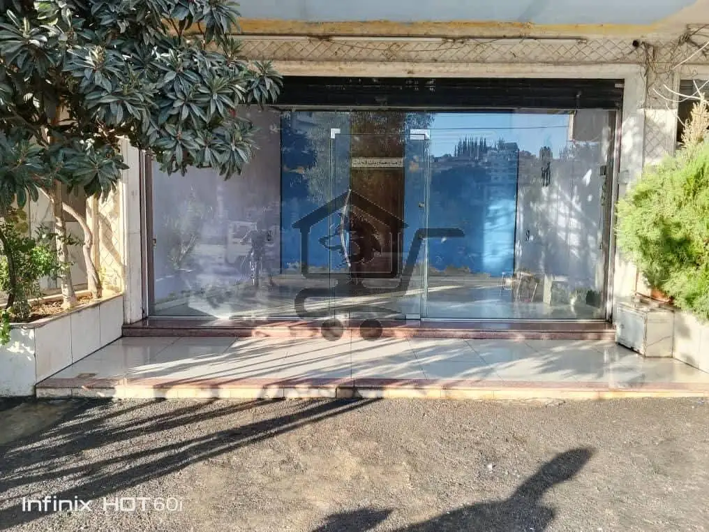 فرصة ذهبية لامتلاك محل تجاري بموقع خدمي - الصورة 2