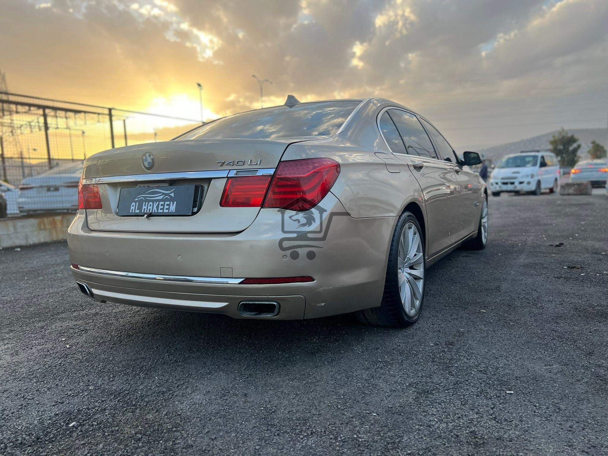 BMW 740i 2012 - الصورة 4
