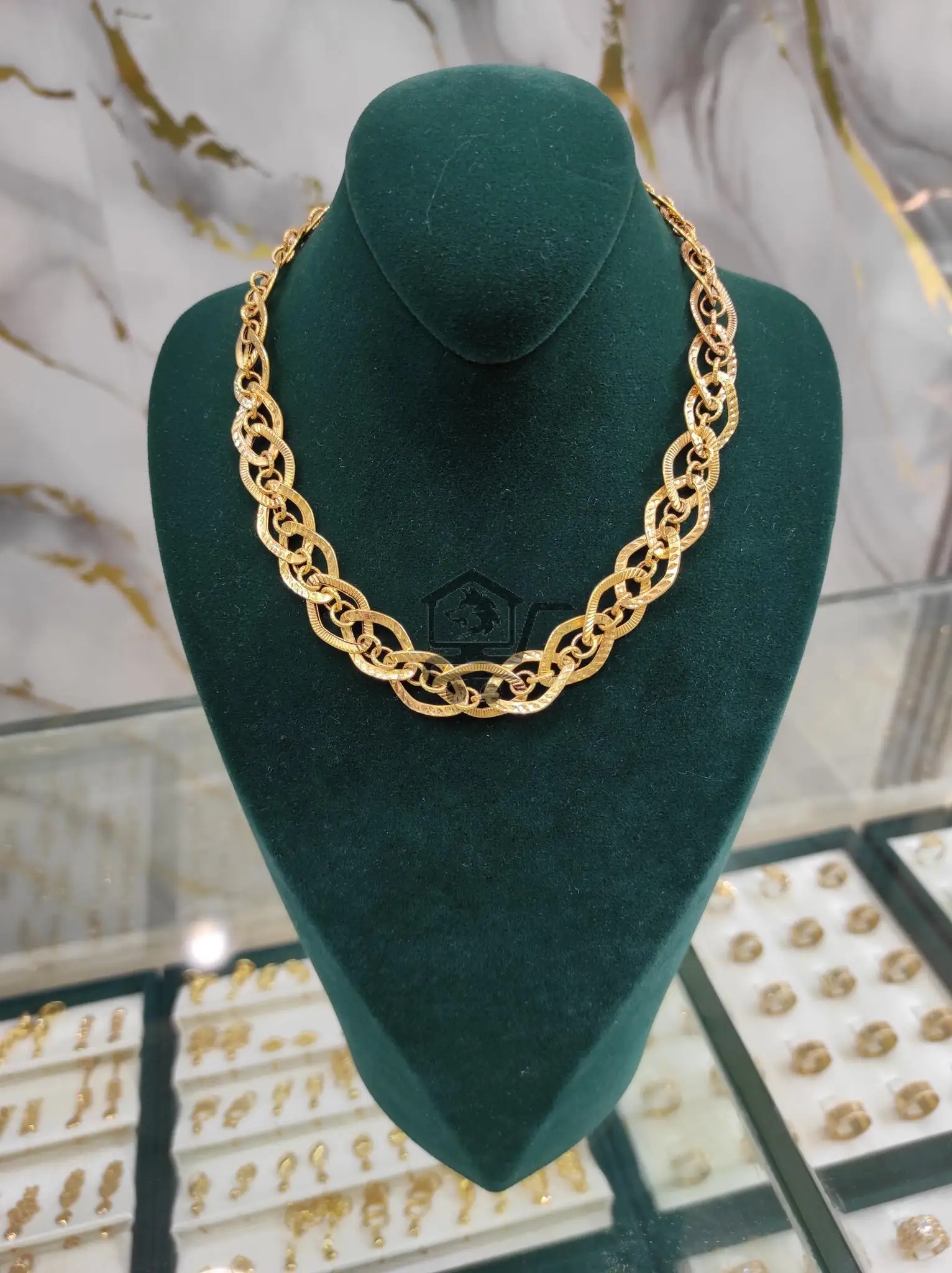 مجوهرات حنيفة و العمر - الصورة 4