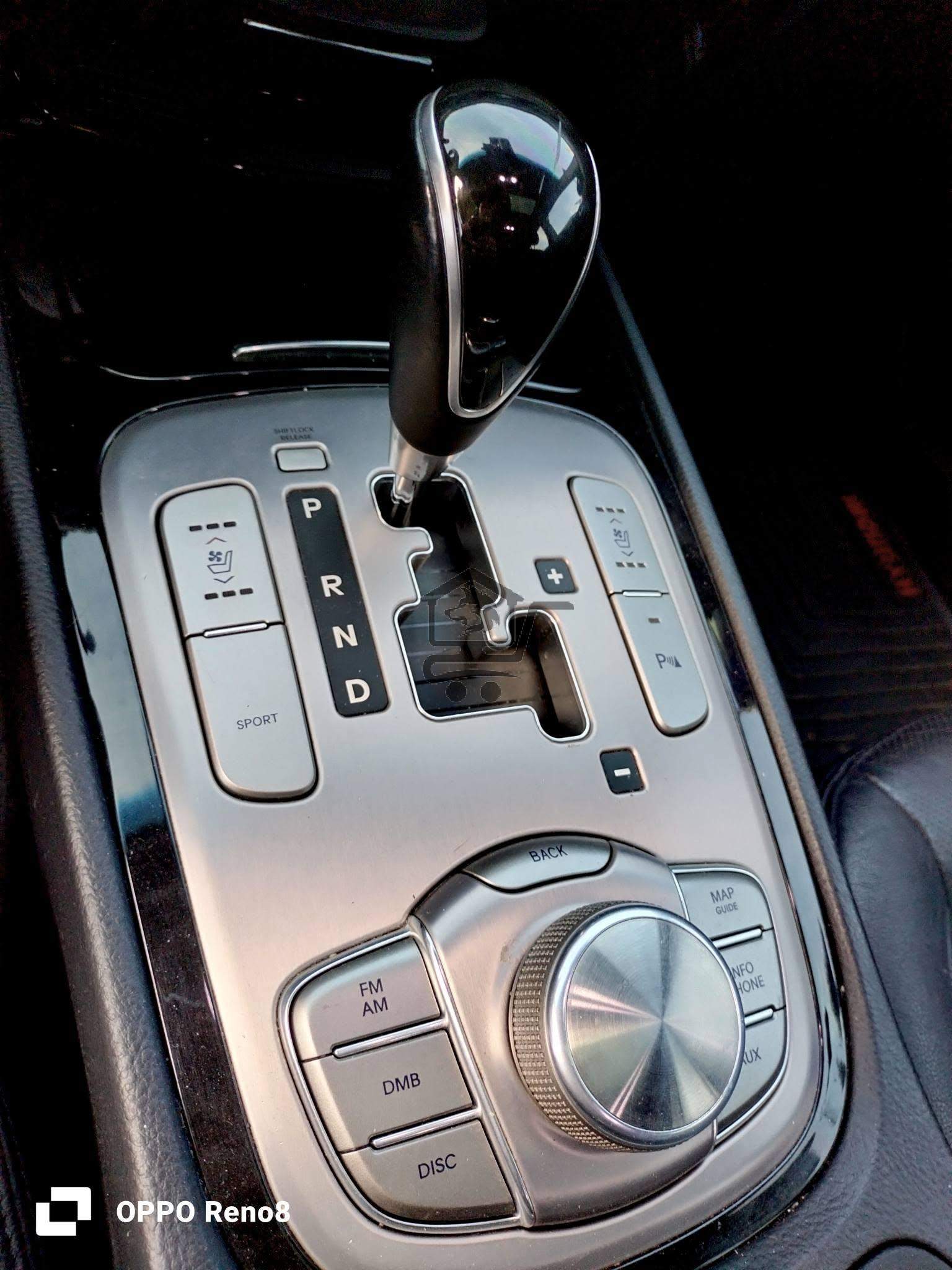 2013 Genesis BH330 - الصورة 8