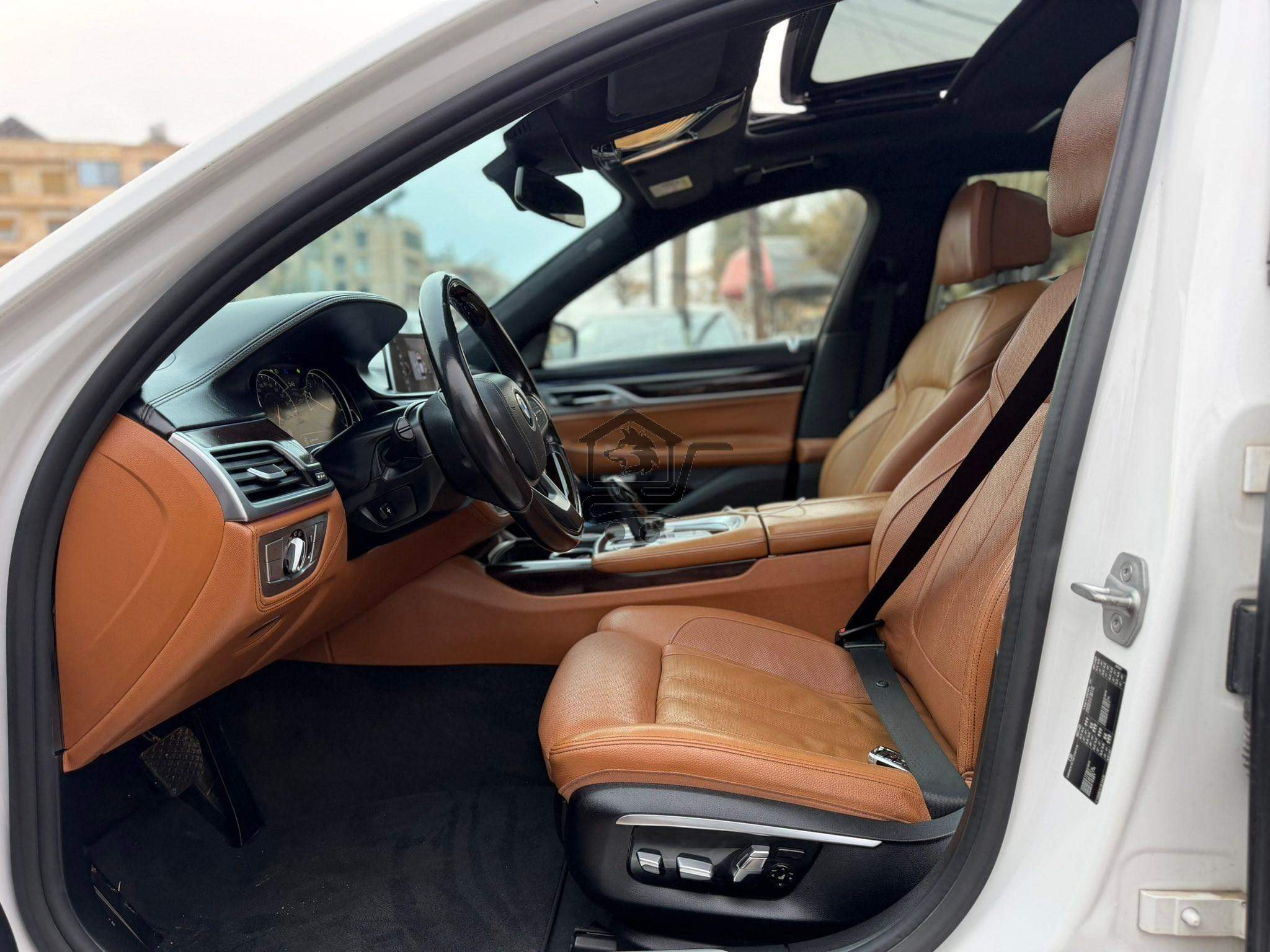 BMW 740i 2017 - الصورة 5