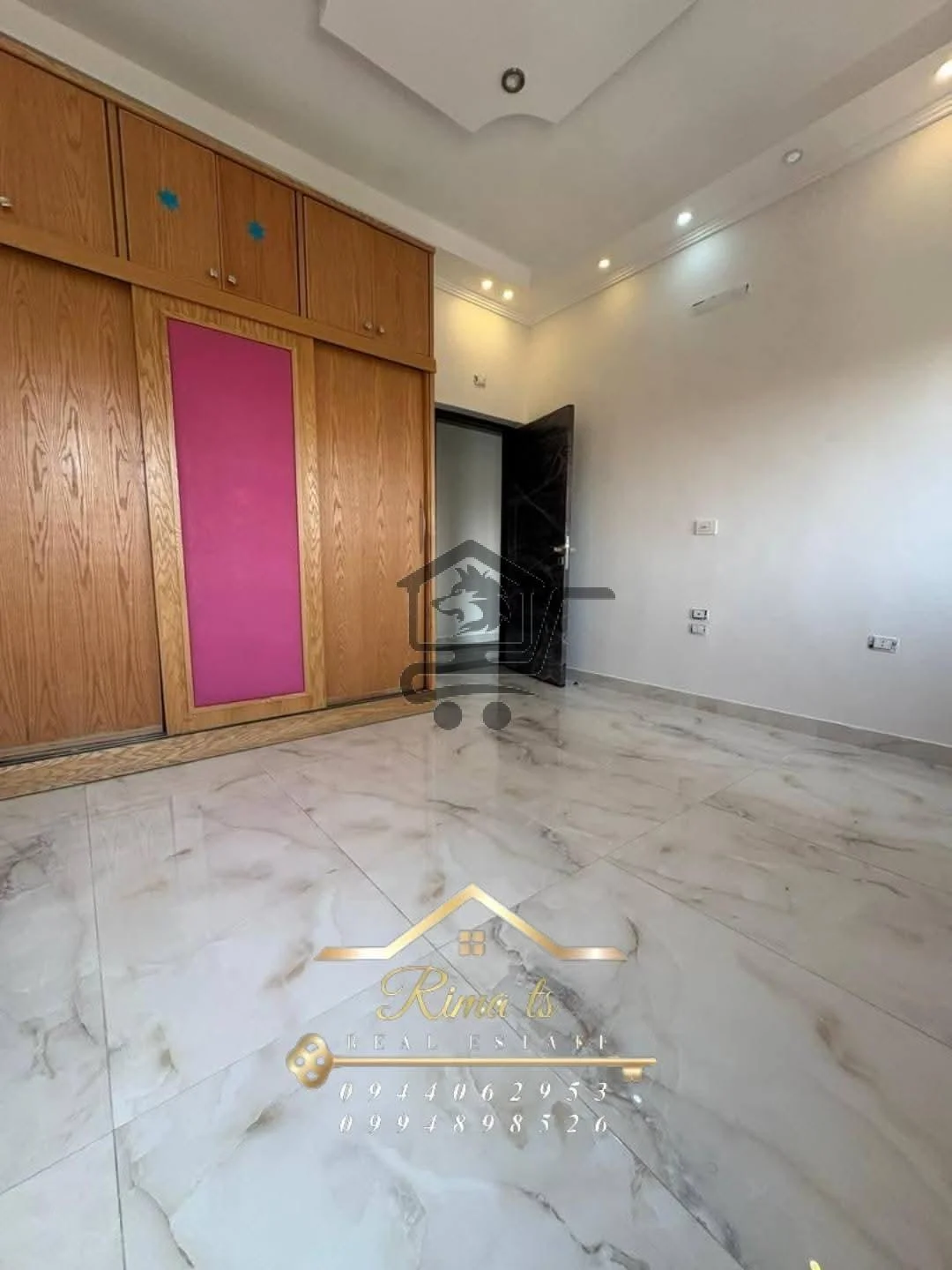 منزل عصري بموقع خدمي وراقي - الصورة 4