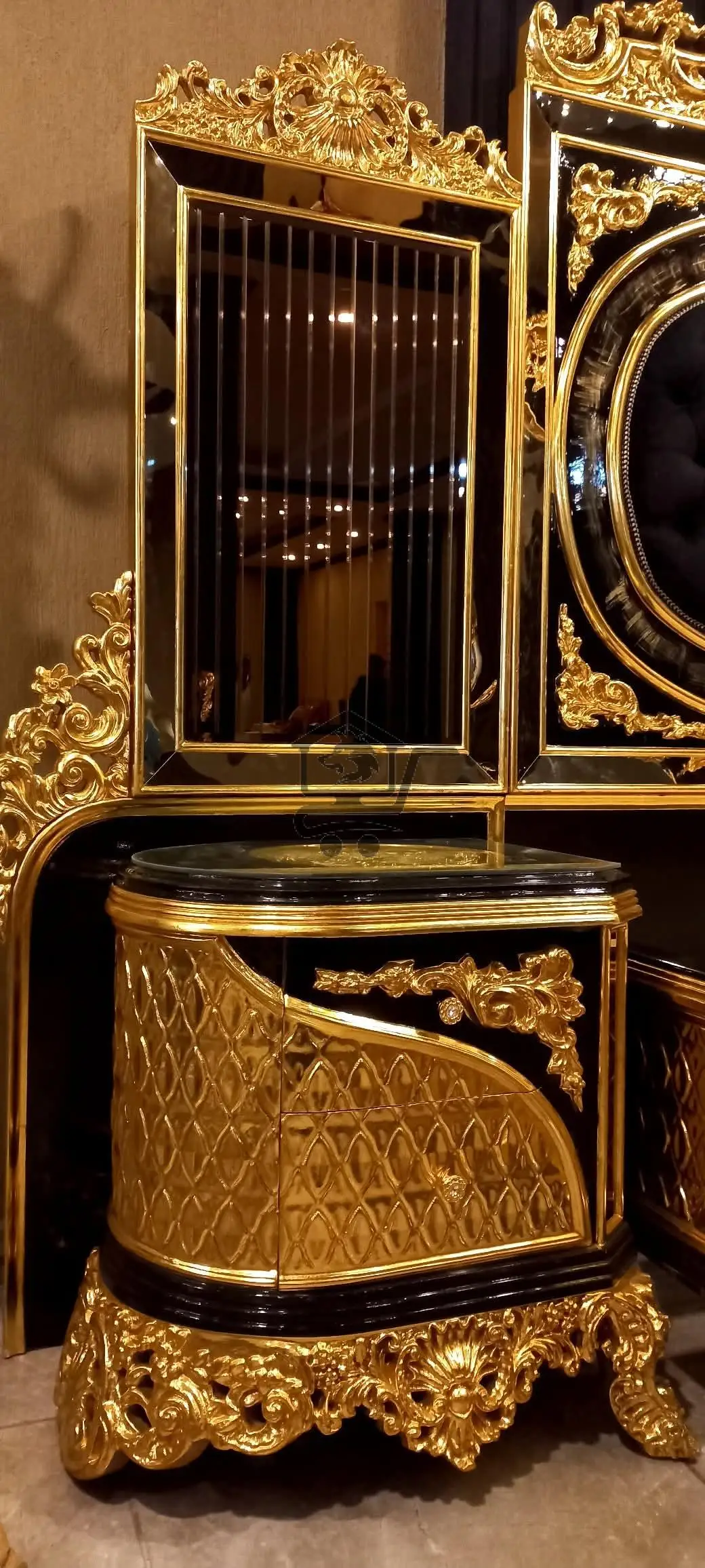 غرفة نوم ملكية - الصورة 4