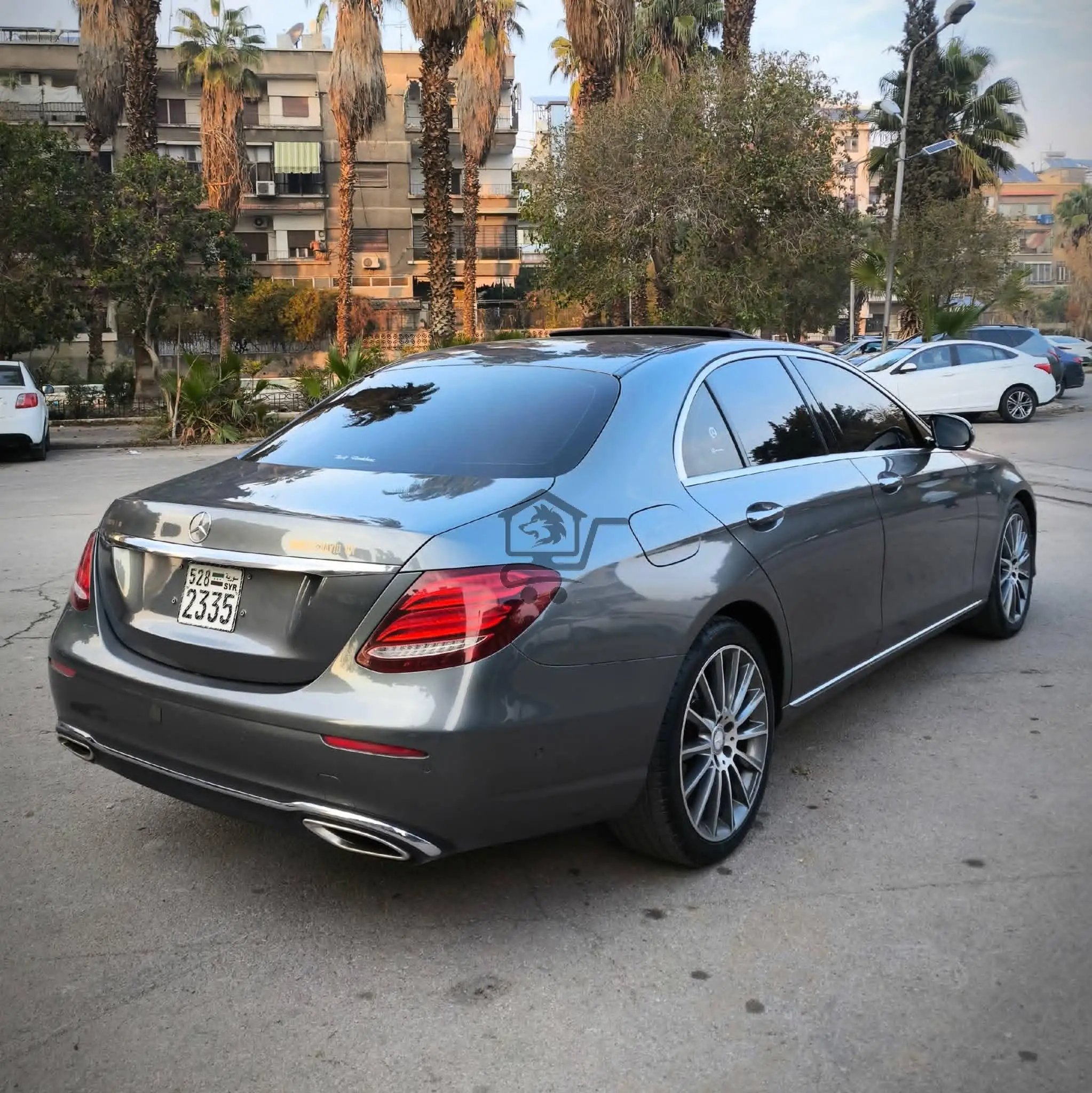 Mercedes E300 - الصورة 2