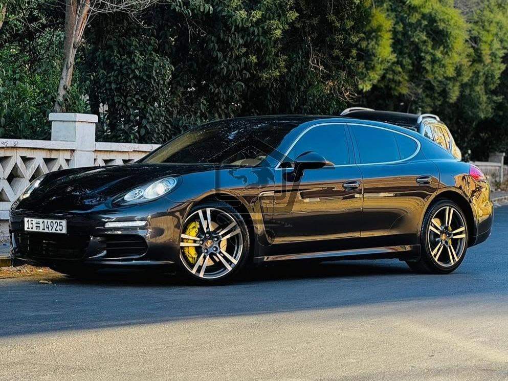 2014 Porsche Panamera - الصورة 1