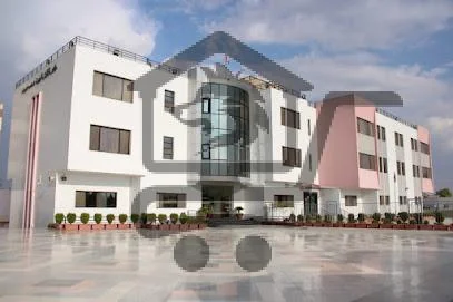 مدارس الأوائل النموذجية الخاصة للبنات - الصورة 1