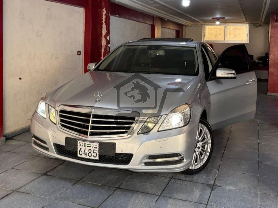 Mercedes E200 2011 - الصورة 1
