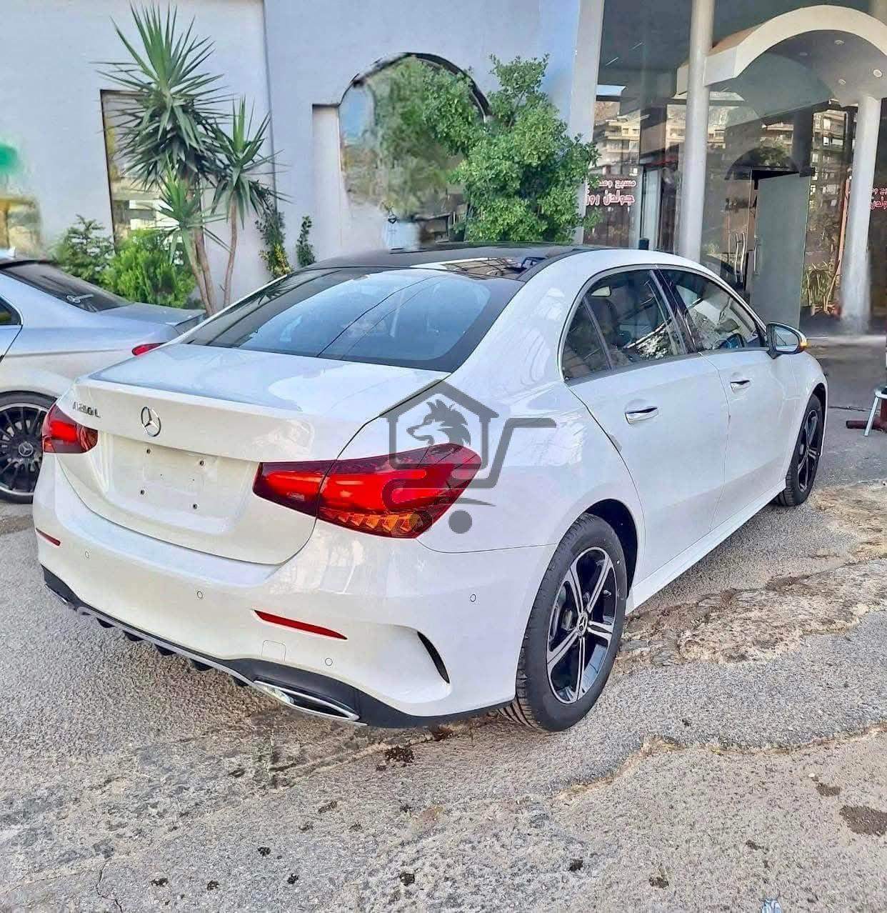 Mercedes-Benz A200 - الصورة 3