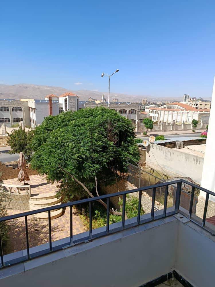 للأجار بيت فاضي بموقع خدمي - الصورة 1