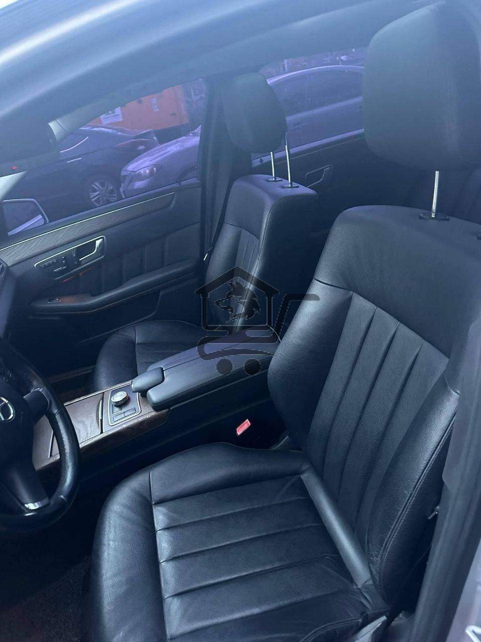 Mercedes benz E300 - الصورة 8