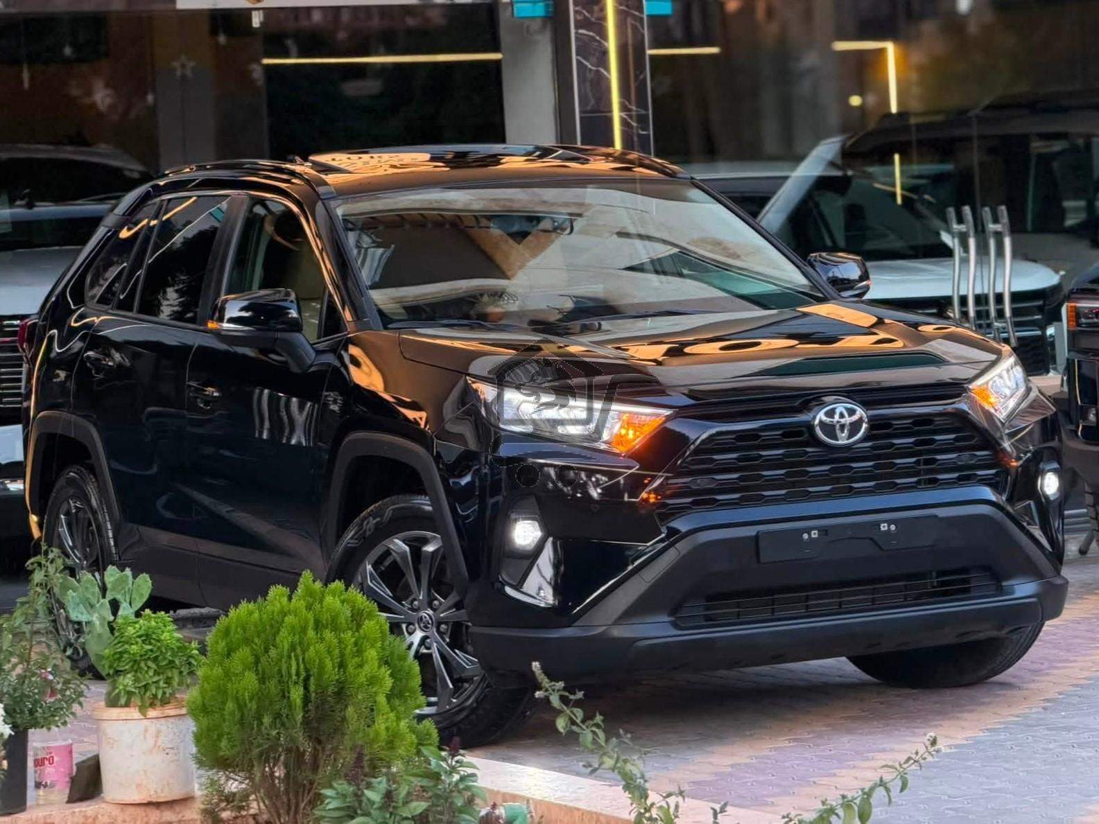 Toyota RAV4 2023 - الصورة 3