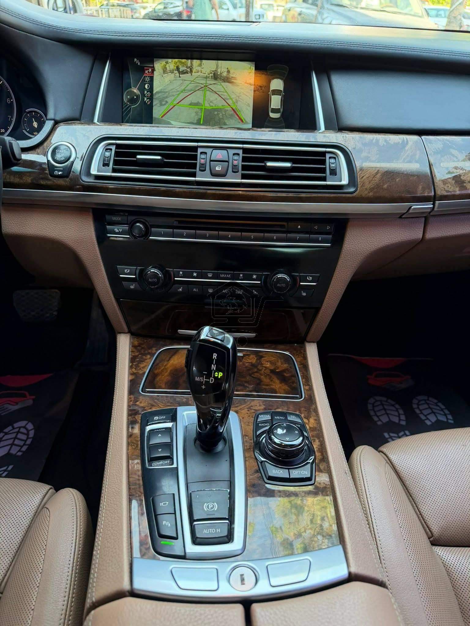 BMW 750Li 2014 - الصورة 8