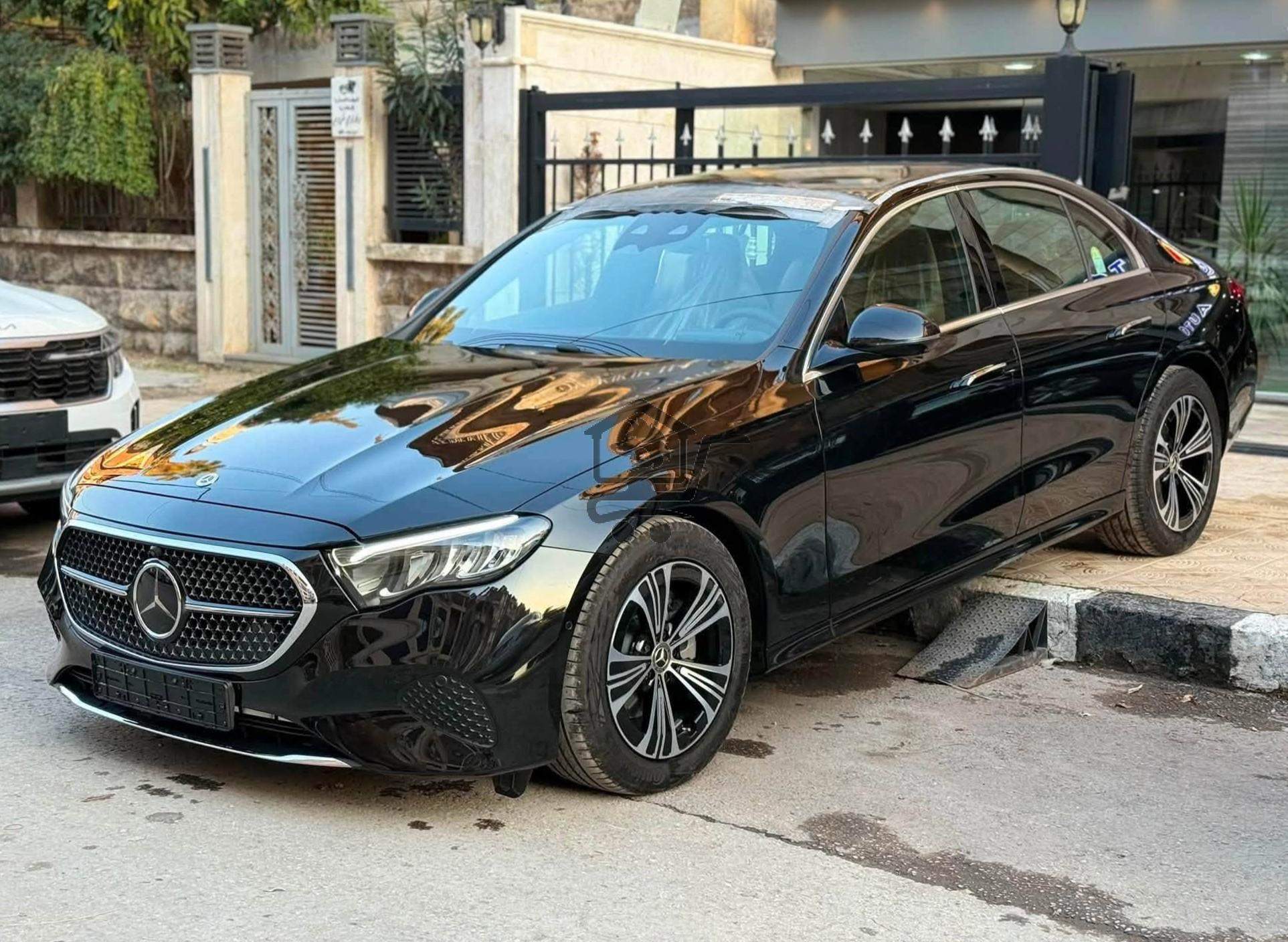 Mercedes-Benz E200 2026 - الصورة 3