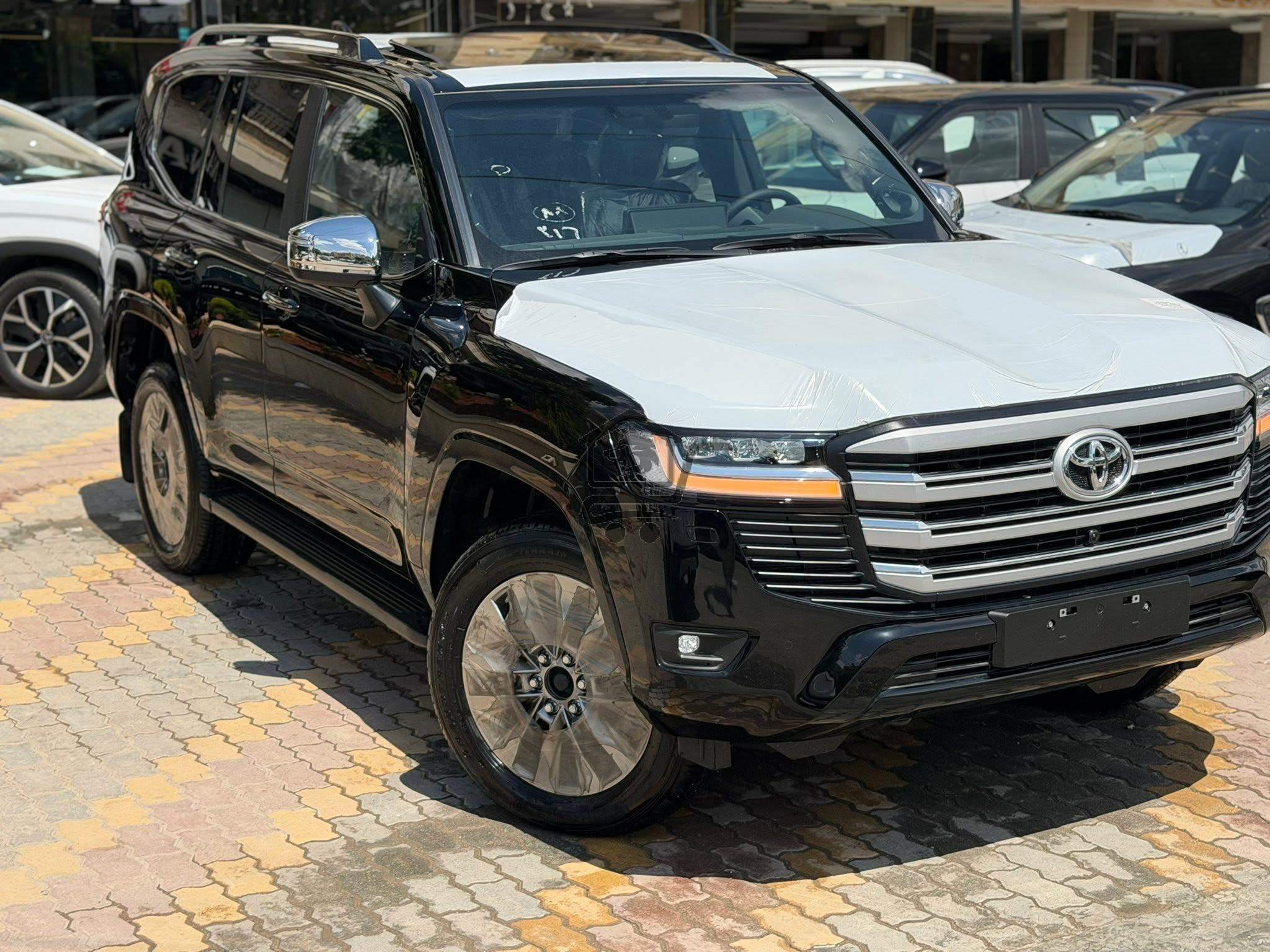 Toyota Land Cruiser VX 2025 - الصورة 3