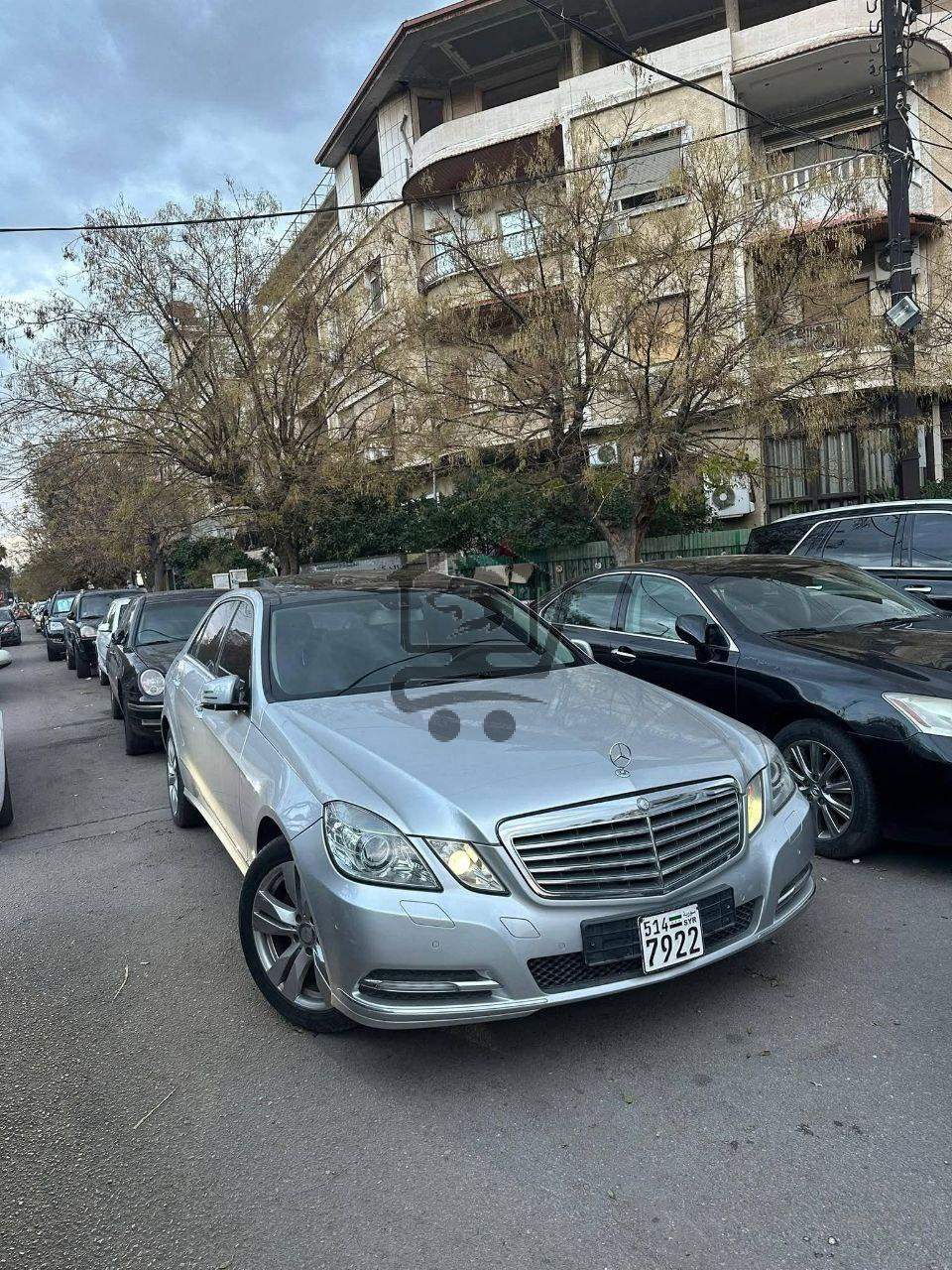 Mercedes benz E300 - الصورة 2