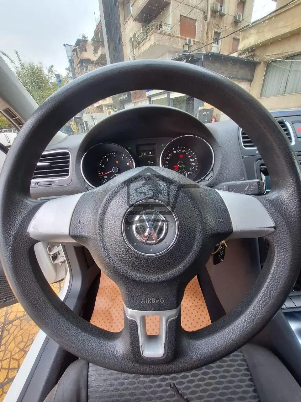 Volkswagen GOLF 2011 - الصورة 6