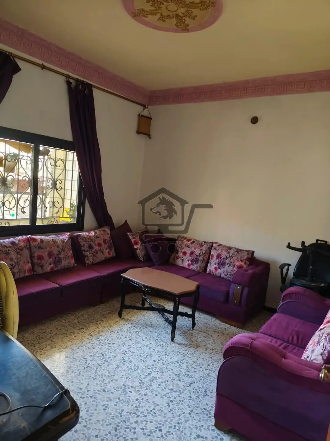 شقة مؤلفة من خمس غرف بدون فرش - الصورة 2