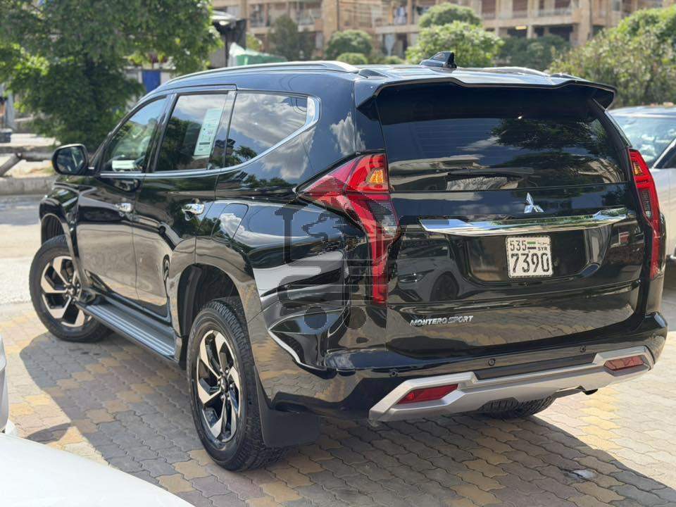 2025 Mitsubishi Montero Sport - الصورة 4