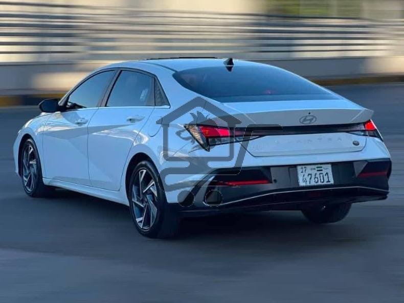 Hyundai Elantra 2025 - الصورة 2