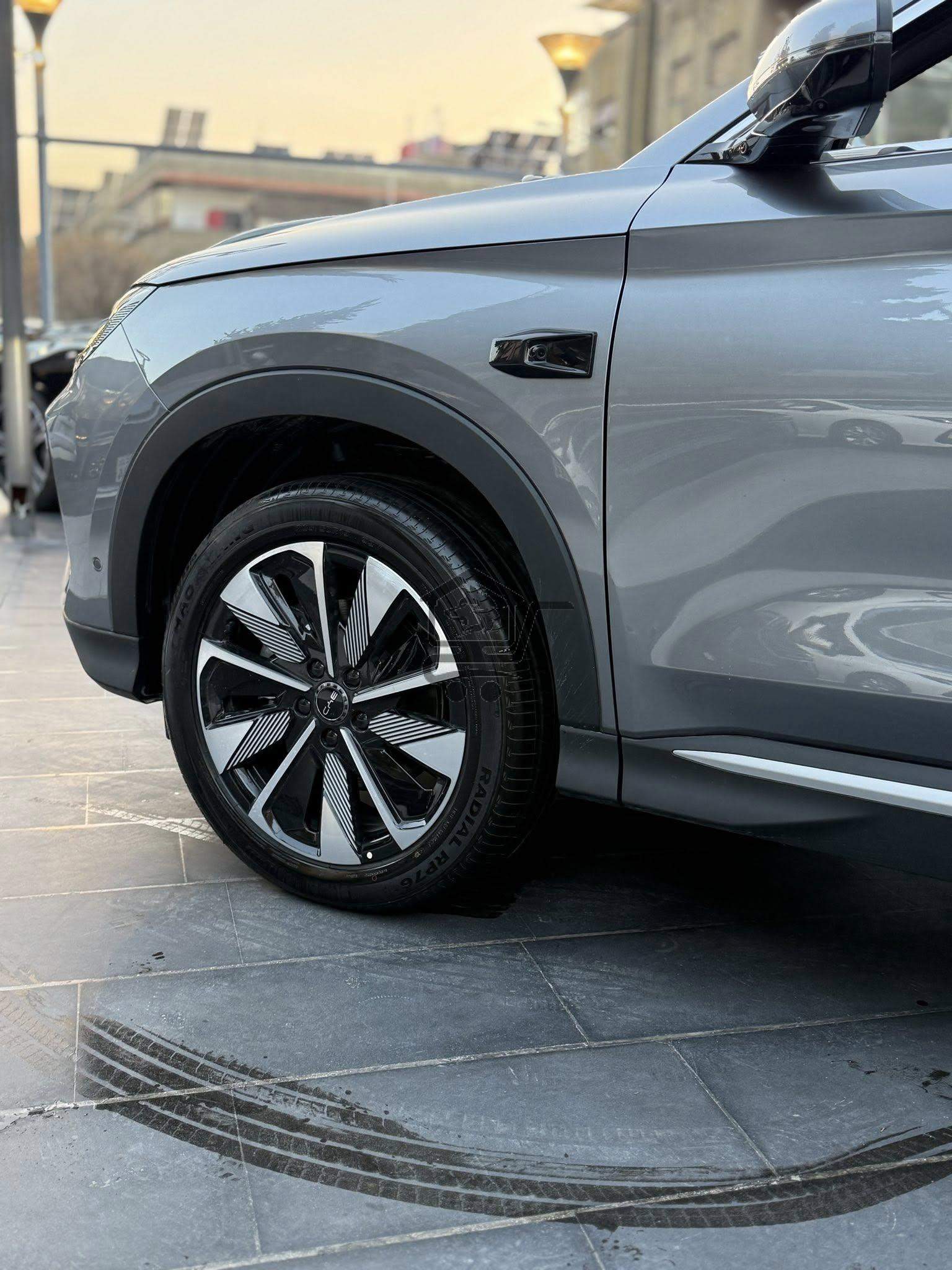 من افخم ما صنعت شركة BYD - الصورة 8