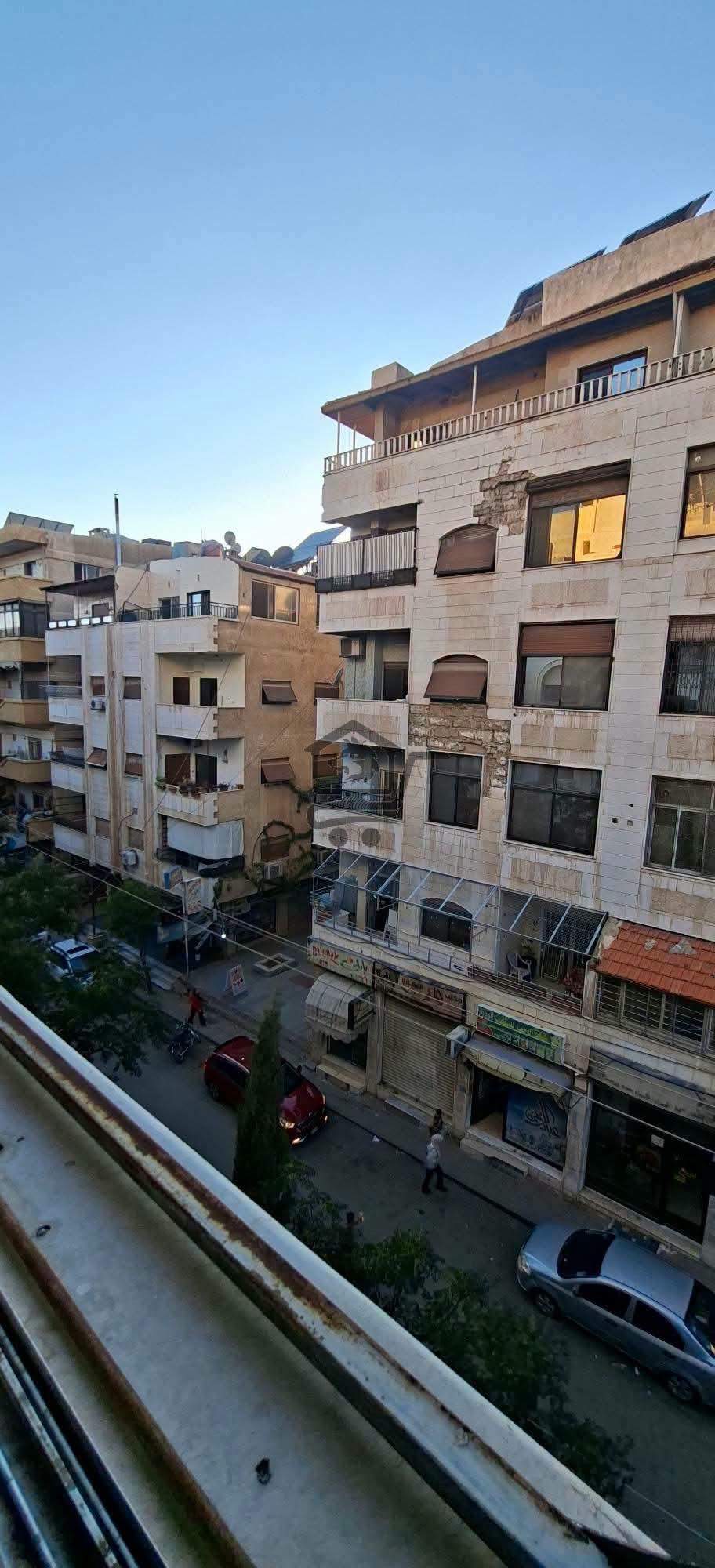 شقة للبيع بموقع مميز - الصورة 10