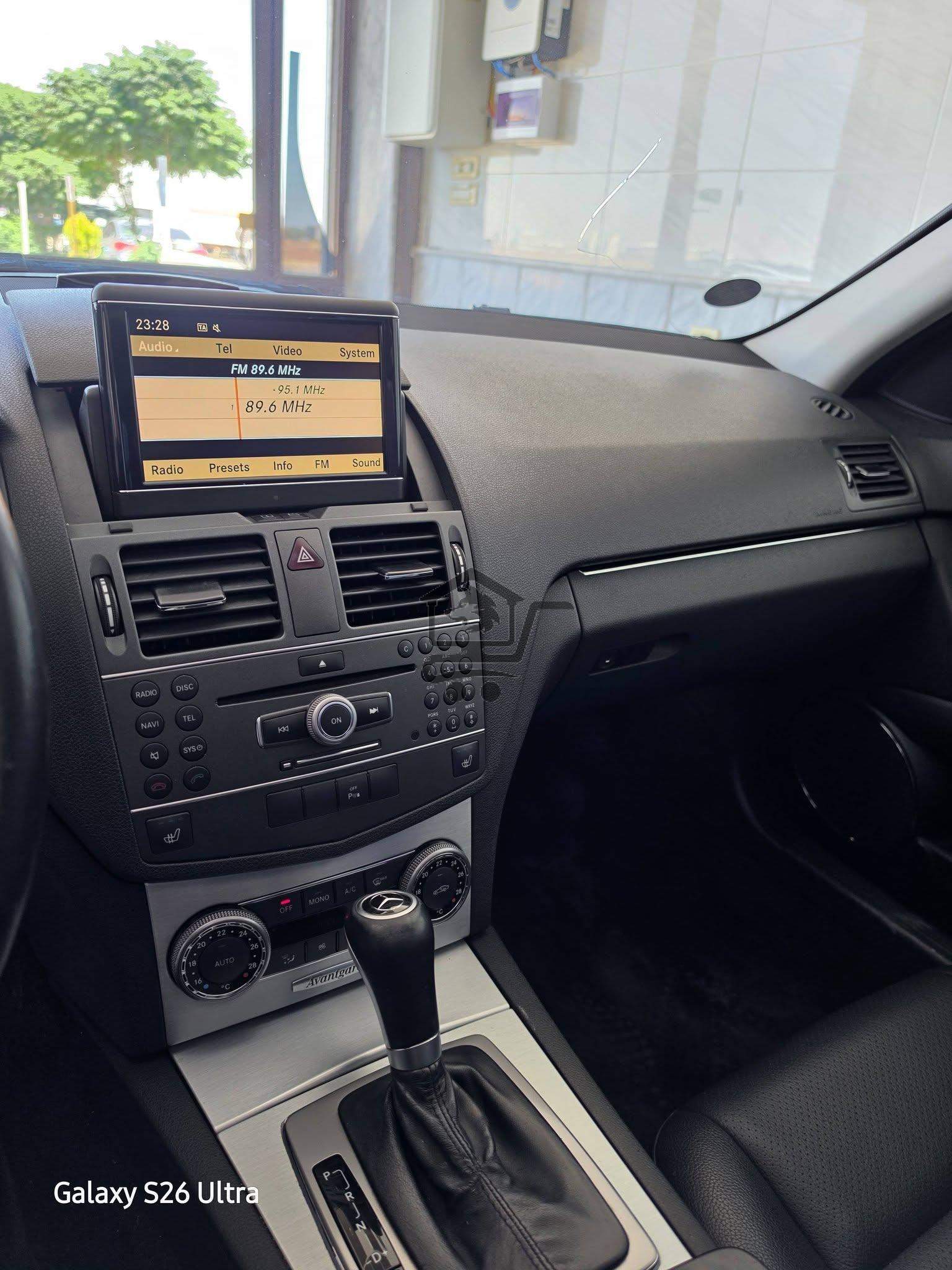 Mercedes C200 2011 - الصورة 8