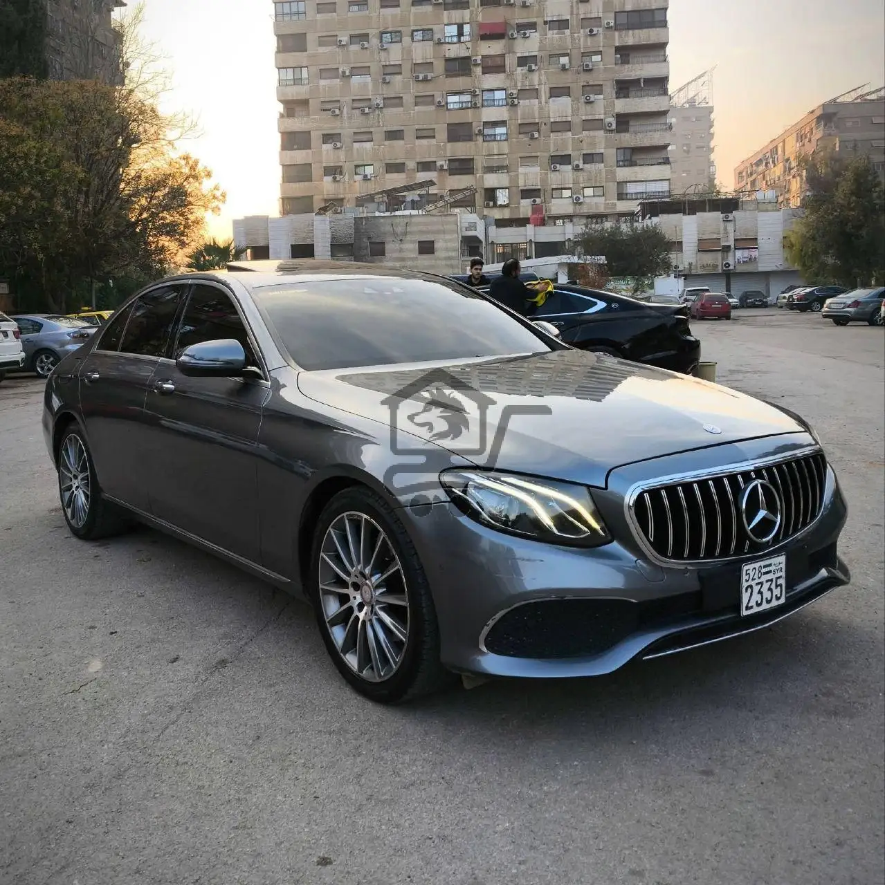 Mercedes-Benz E200 - الصورة 3