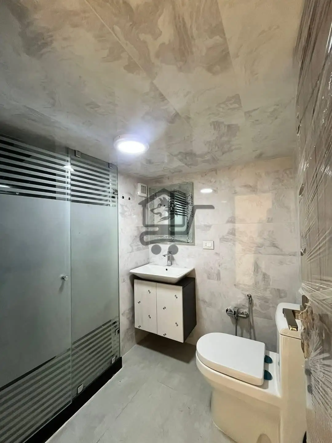 شقة بتصميم كلاسيكي مؤلفة من غرفتين - الصورة 5