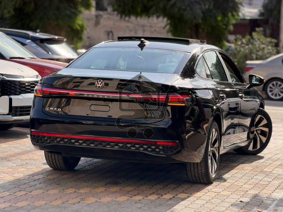 Volkswagen Passat Pro 2025 - الصورة 2