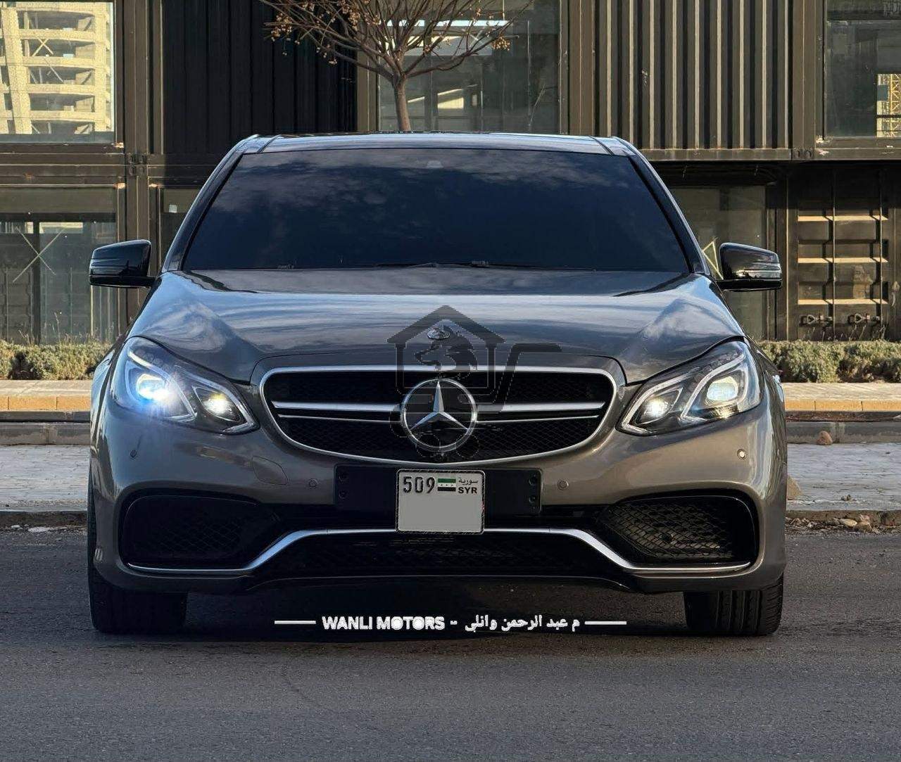 MERCEDES BENZ E300 4Matic - الصورة 1