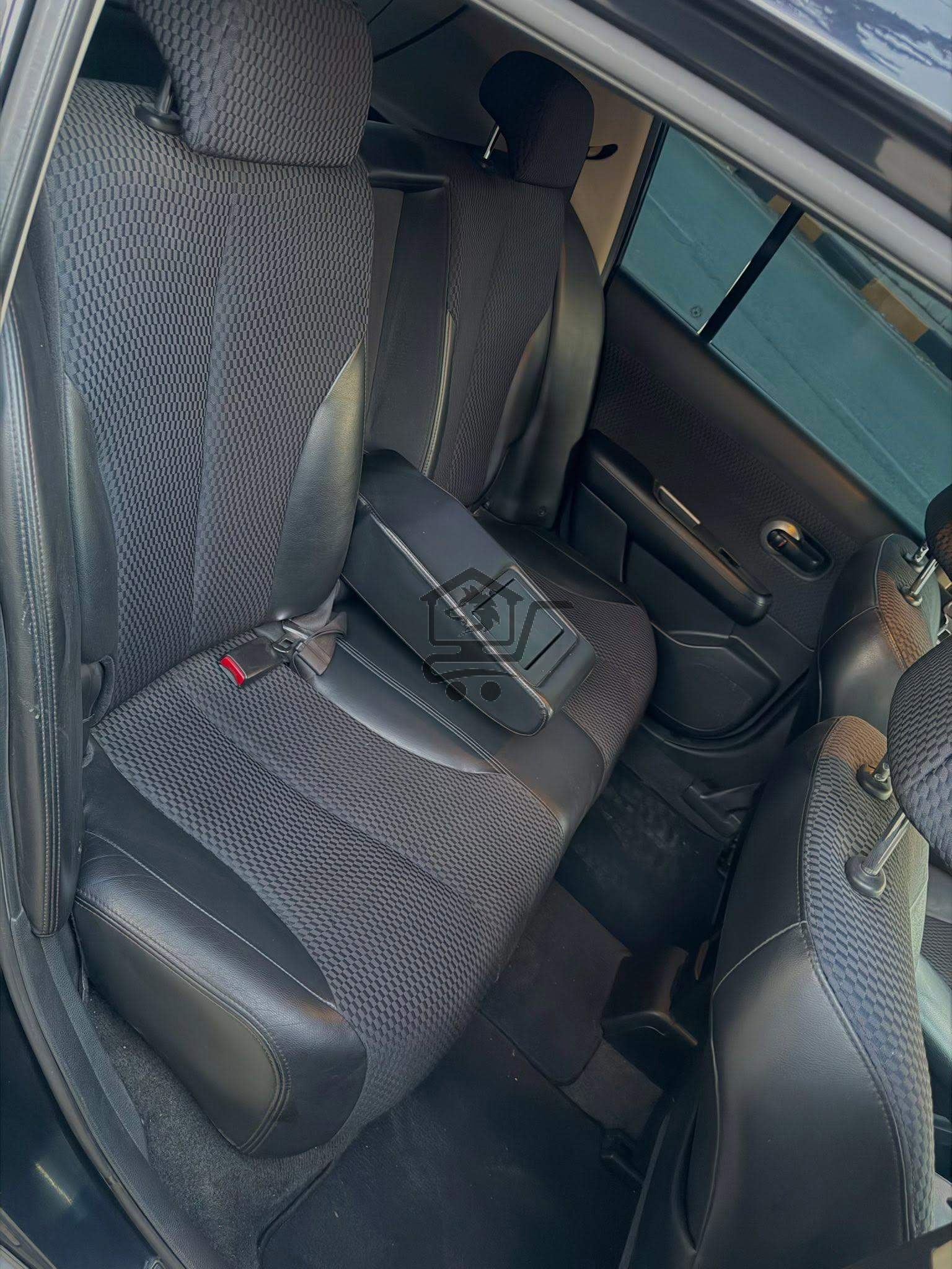 Nissan Tiida 2009 - الصورة 9
