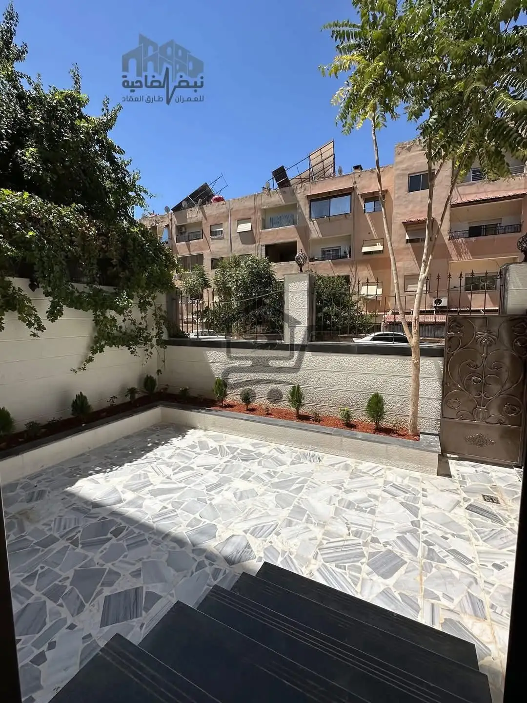 بيت فخم بموقع خدمي بإمتياز - الصورة 8