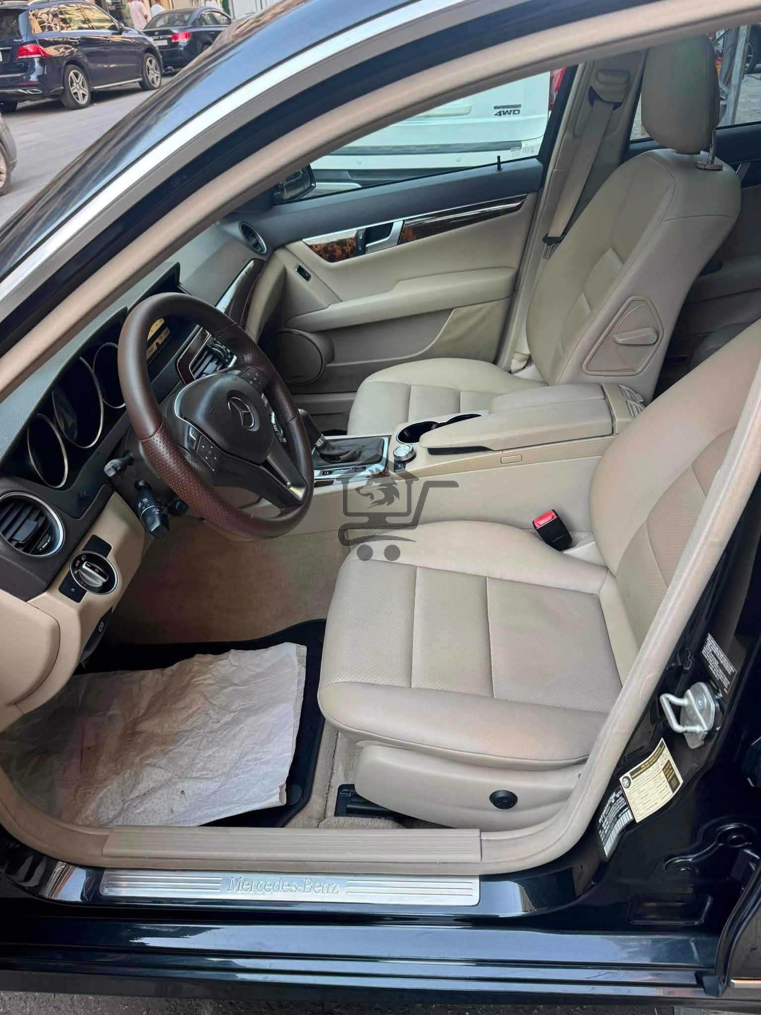 Mercedes-Benz C250 2012 - الصورة 7