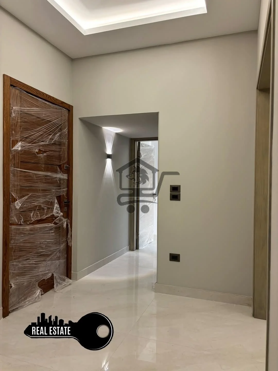 بيت فاخر بموقع هادئ وقريب من الخدمات - الصورة 6