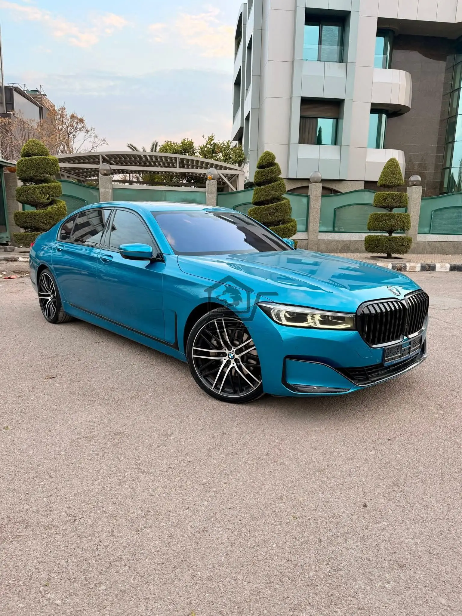 BMW 730 - الصورة 1