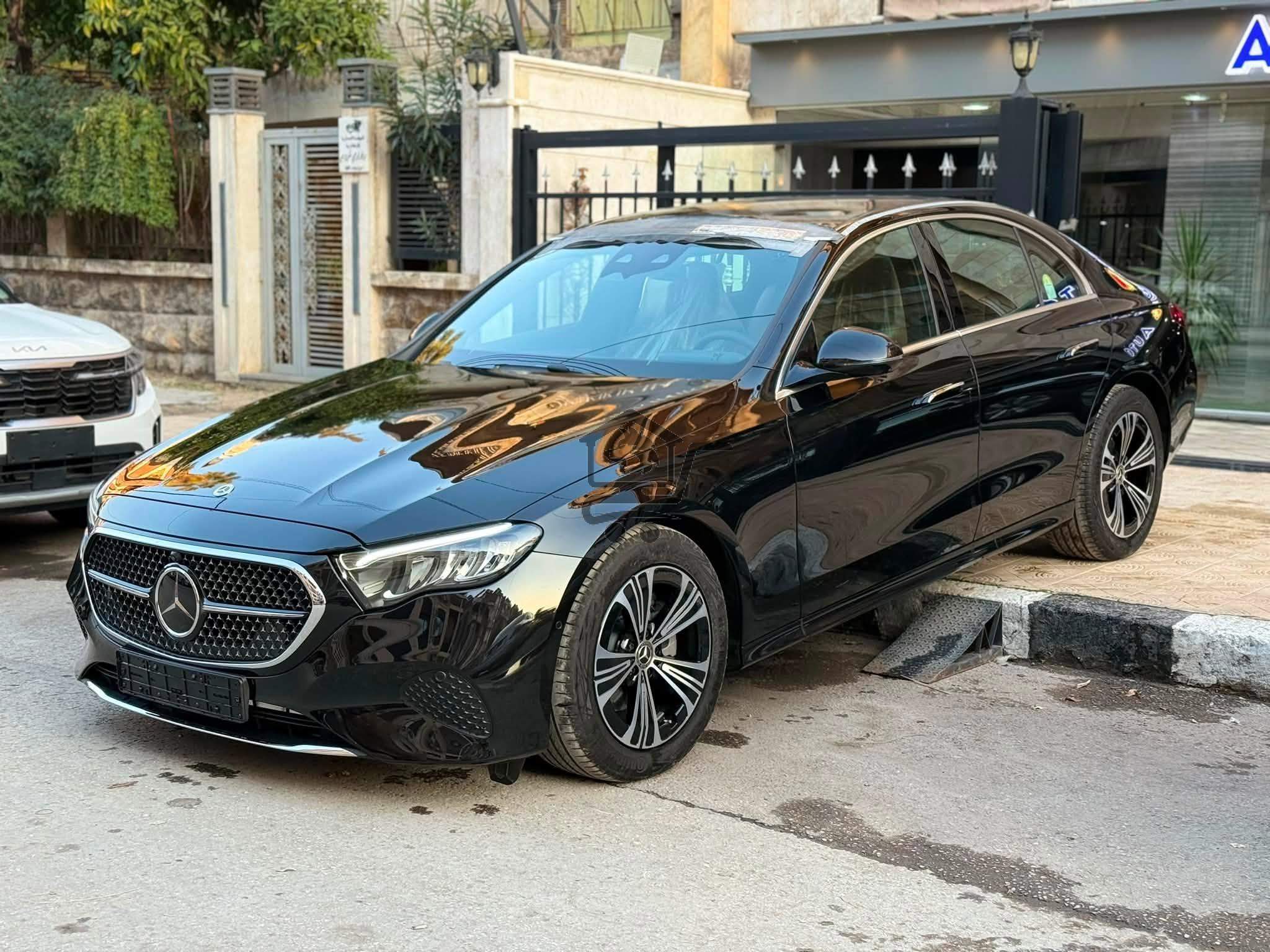 Mercedes E200 2026 - الصورة 3