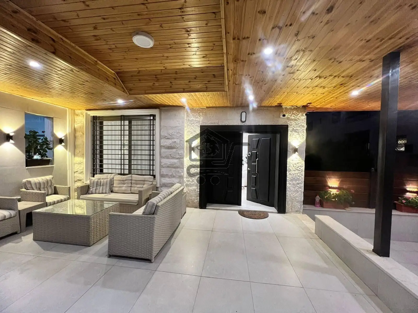 للبيع منزل ارضي مع تراس - الصورة 1