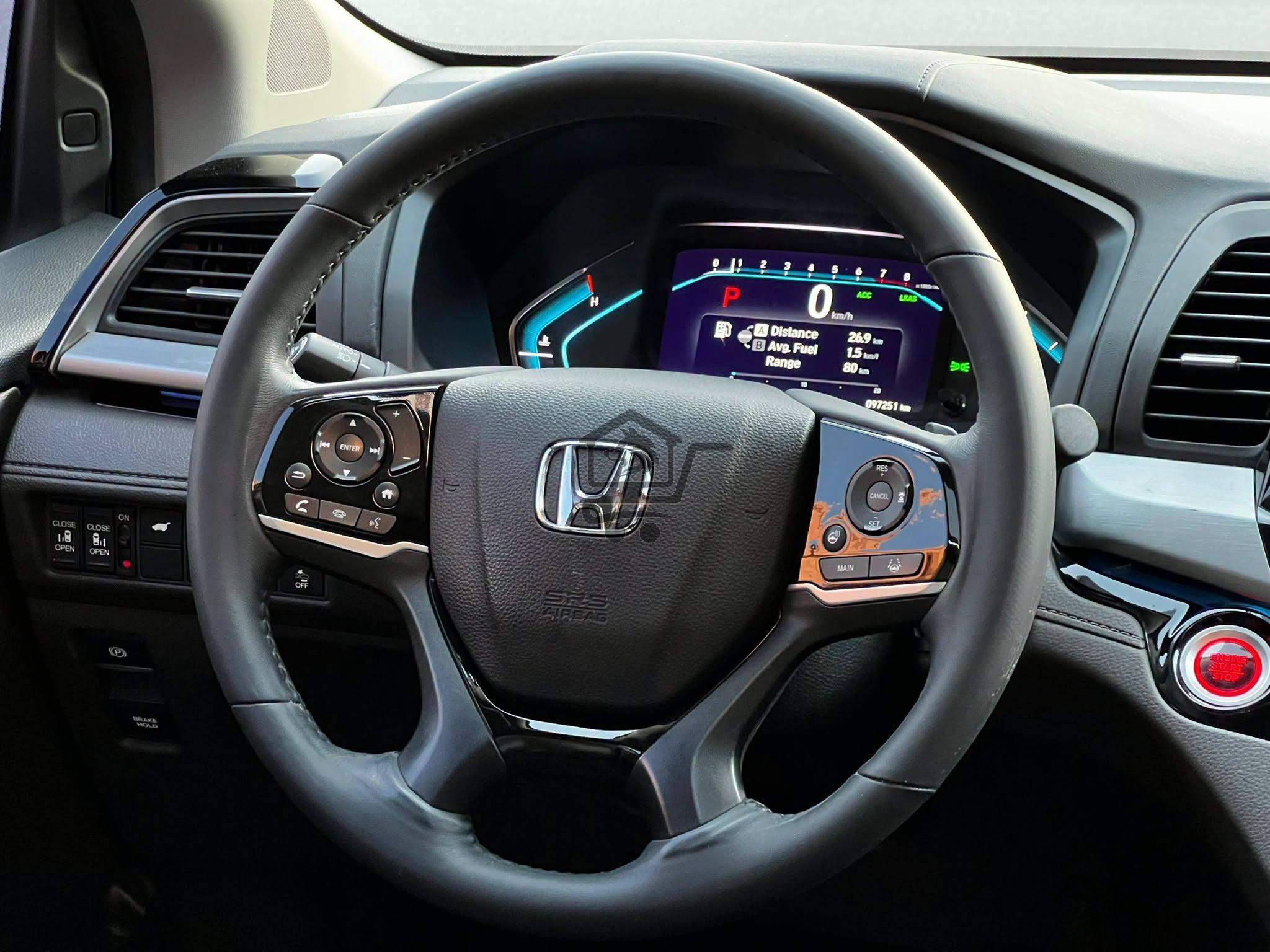 Honda Odyssey Touring - الصورة 6