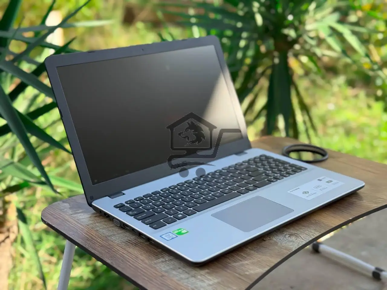 لابتوب أسوس بحالة الجديد مع كفالة ٦ أشهر