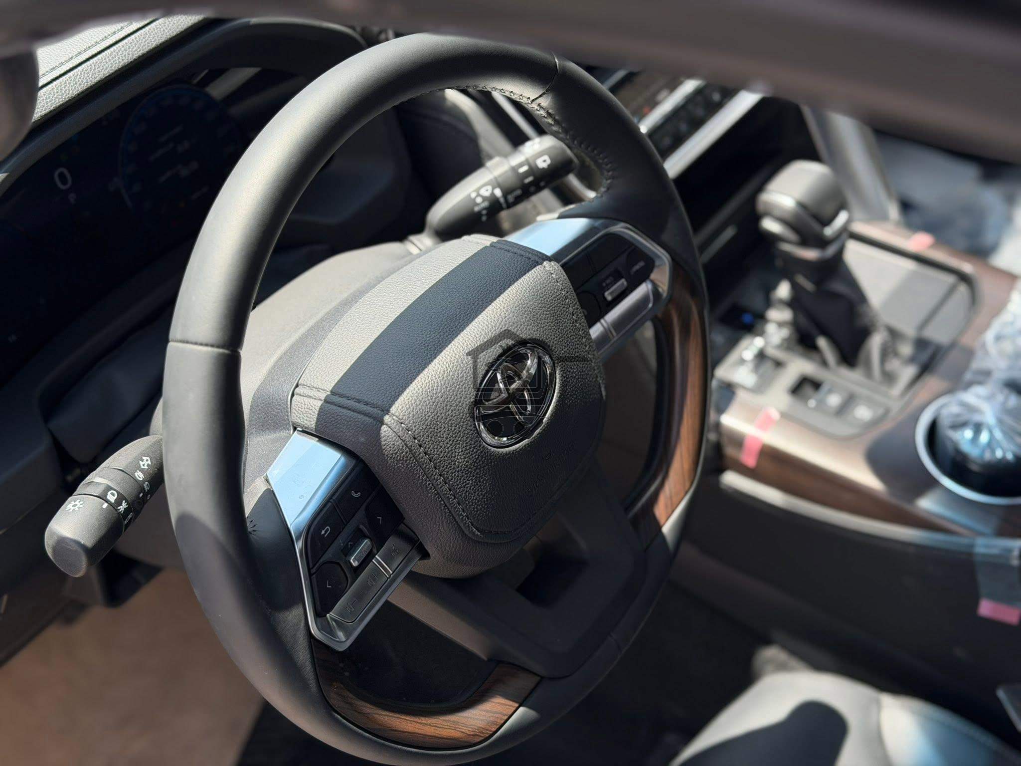 Toyota Land Cruiser VX 2025 - الصورة 8