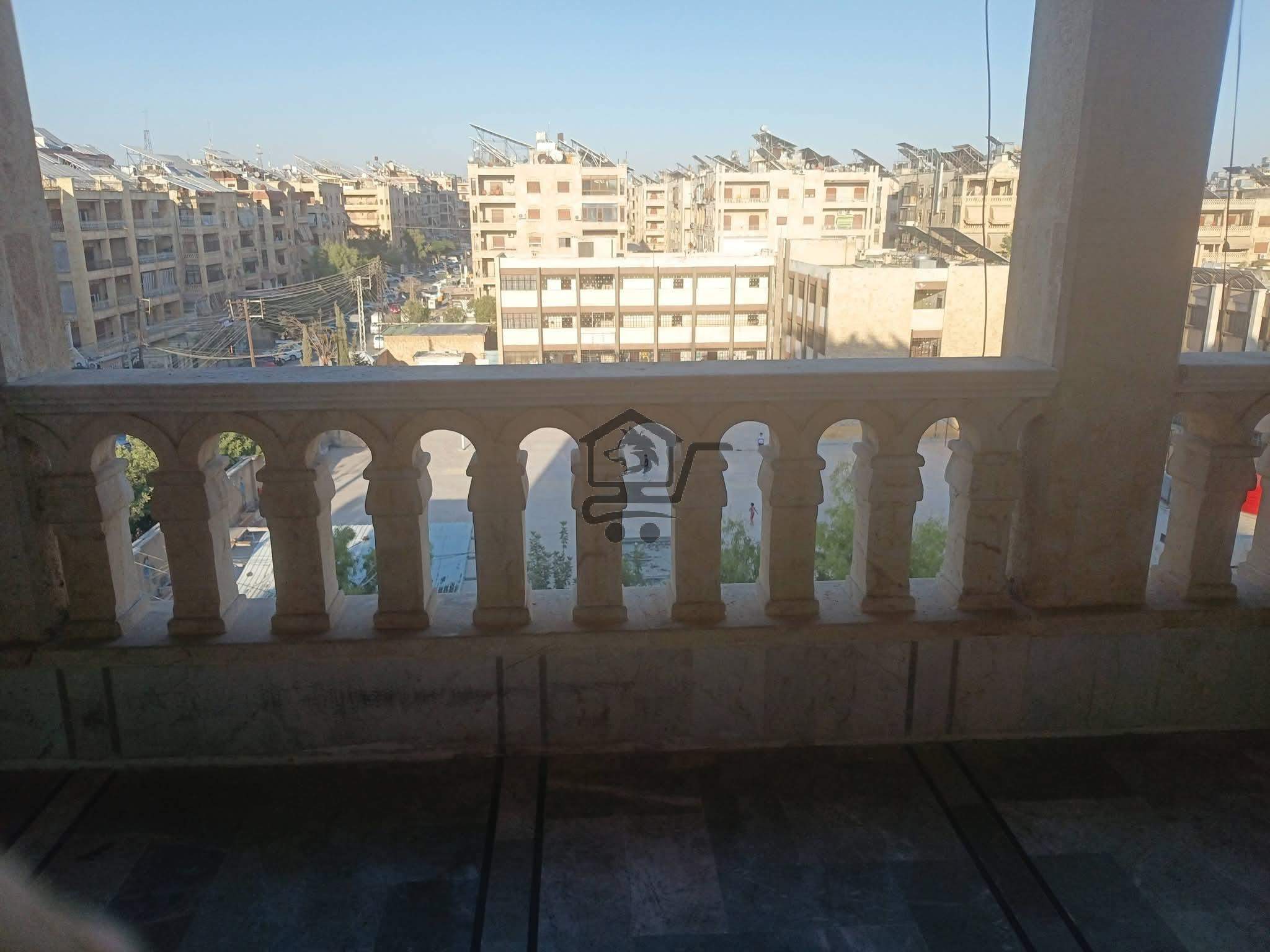 منزل فاخر - الصورة 2