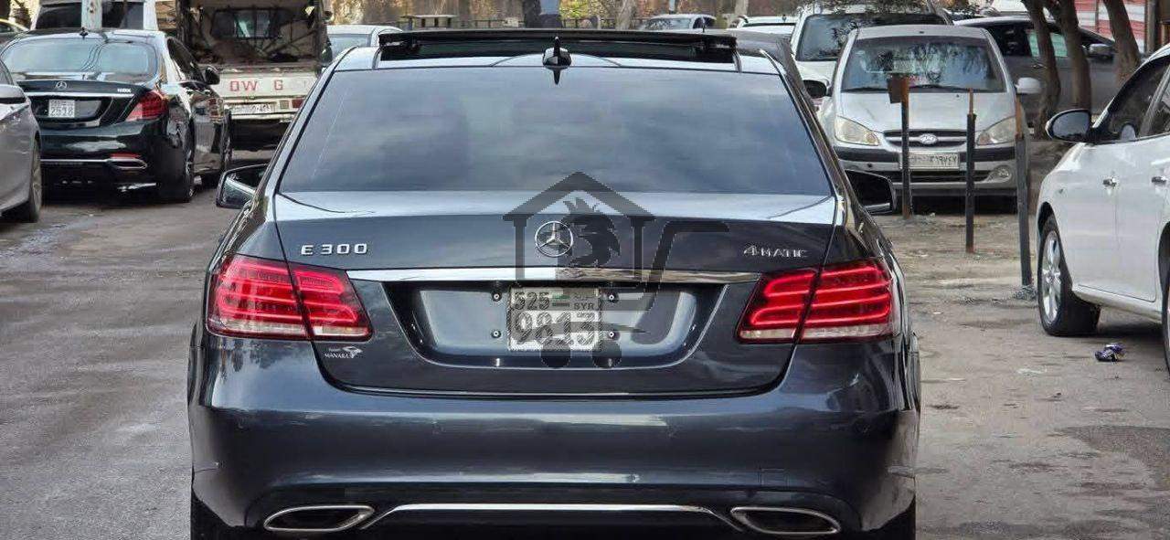 Mercedes-Benz E300 4MATIC - الصورة 3