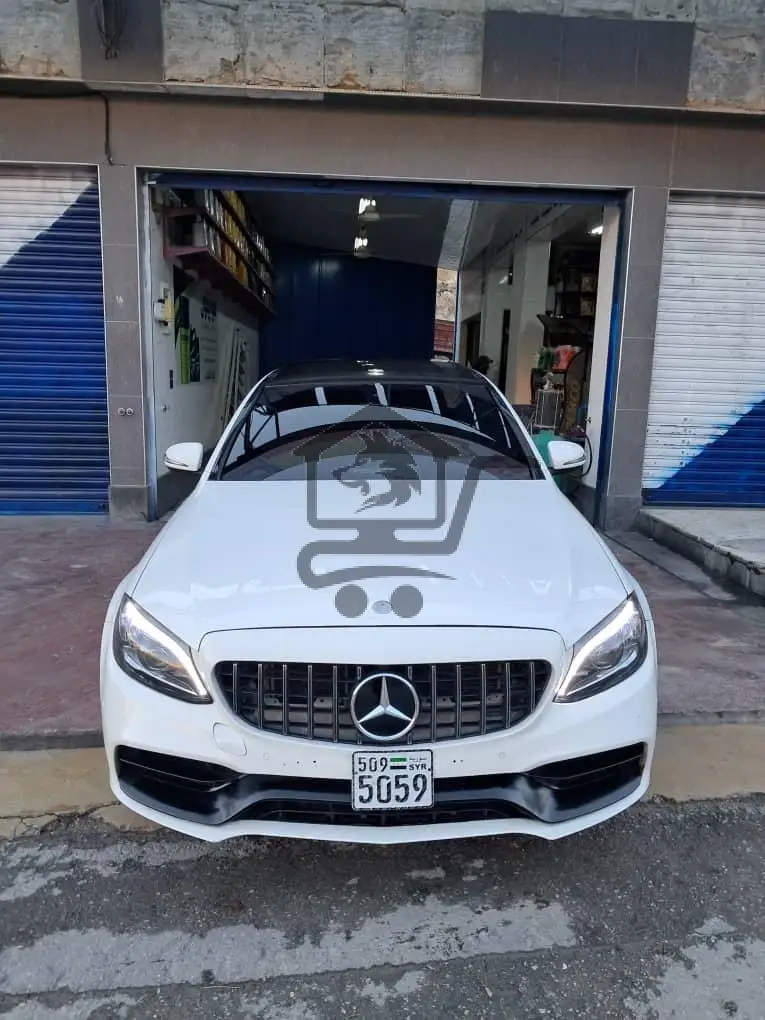 مرسيدس سي 300