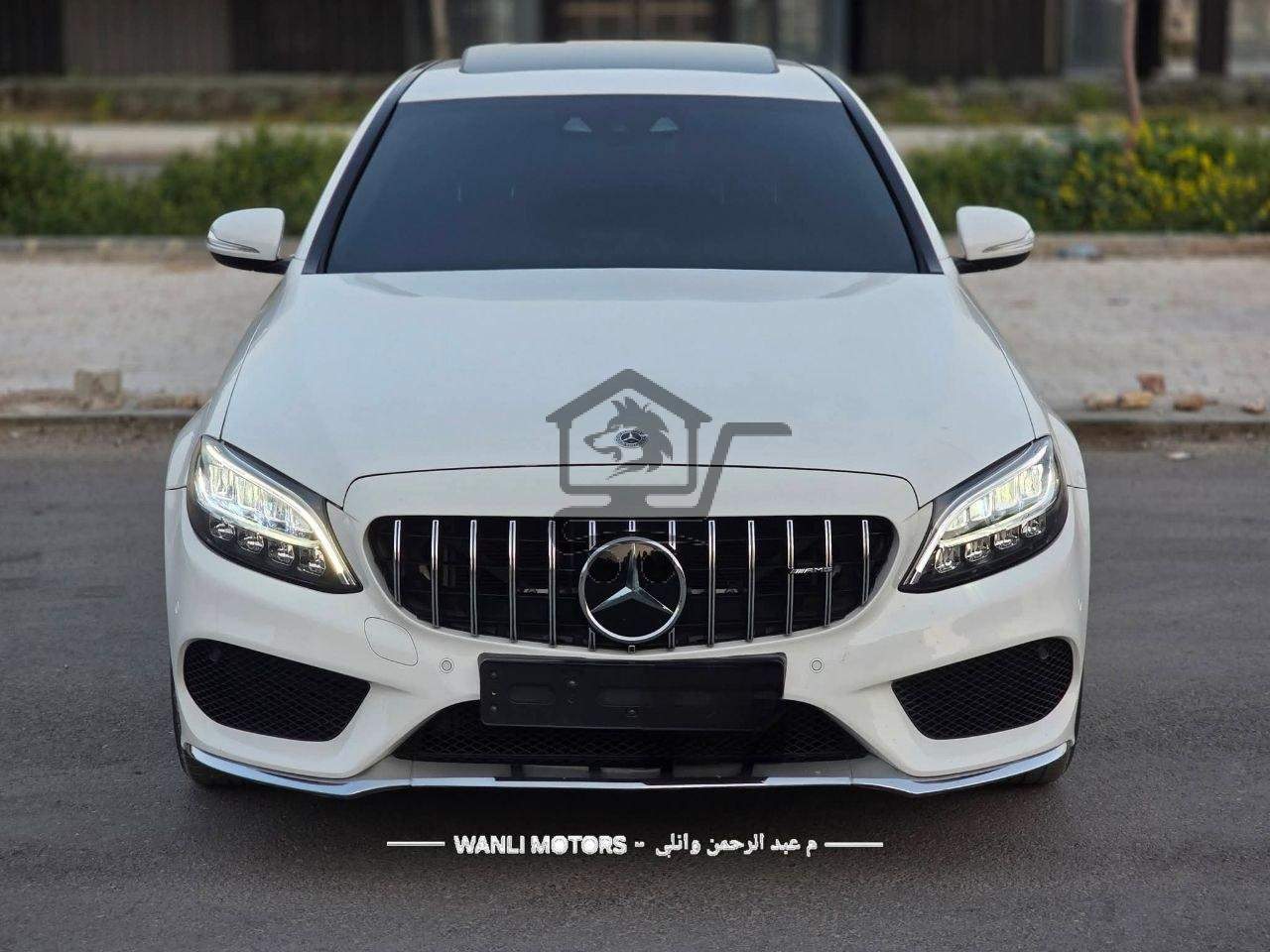 MERCEDES BENZ C300 - الصورة 4