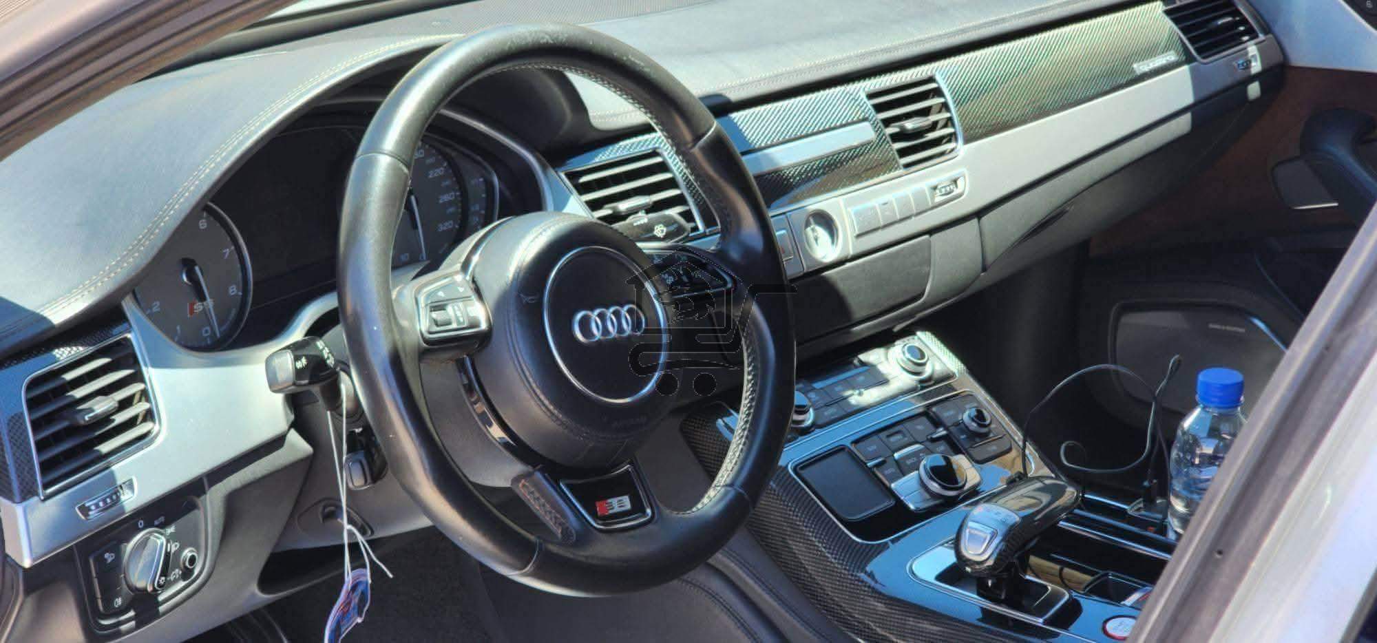 AUDI S8 - الصورة 3