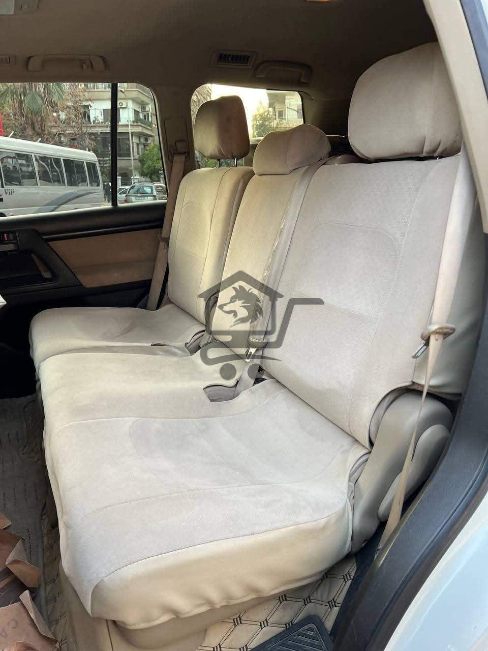 Toyota Land  Cruiser GXR - الصورة 7