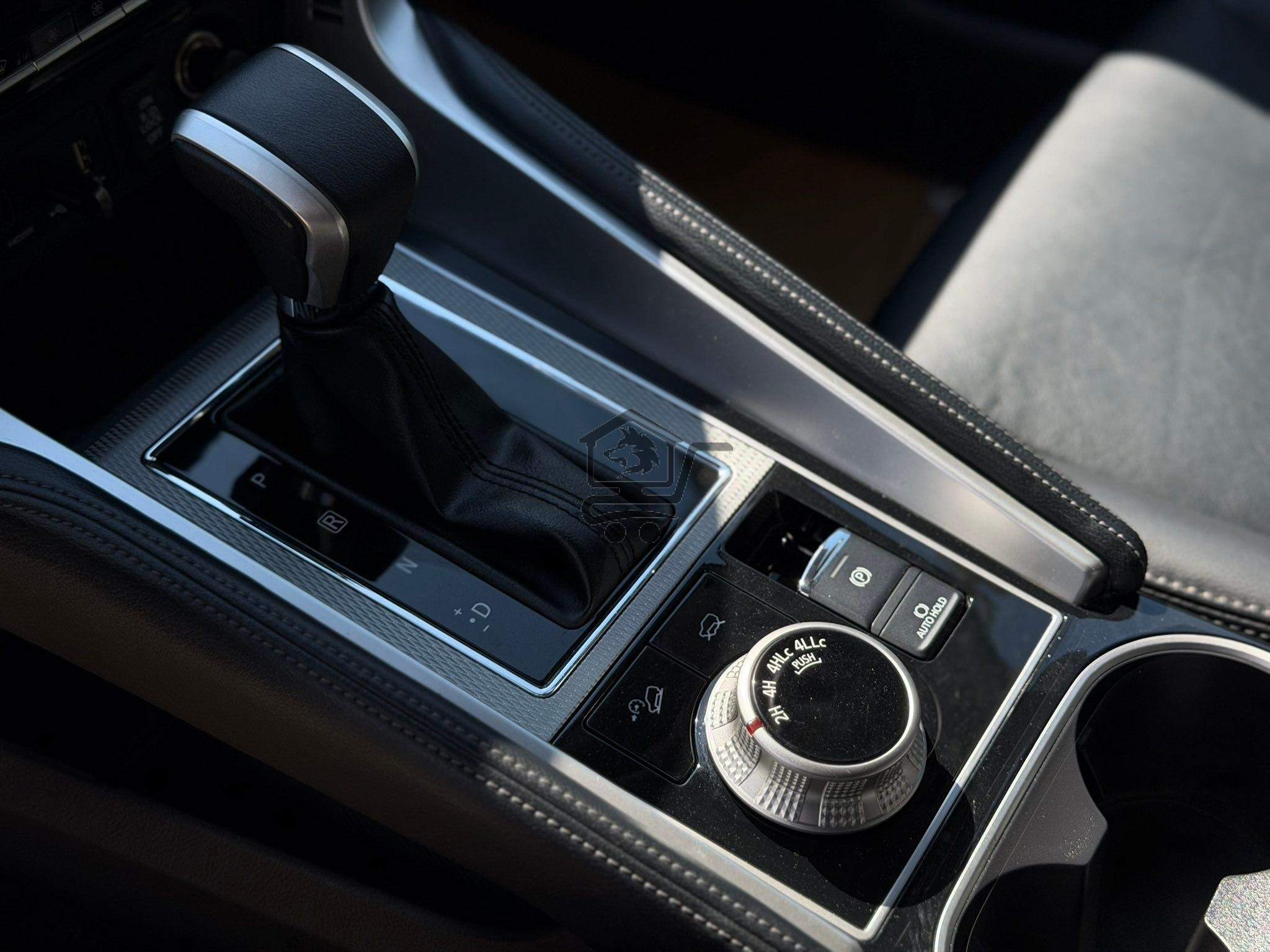 2025 Mitsubishi Montero Sport - الصورة 8