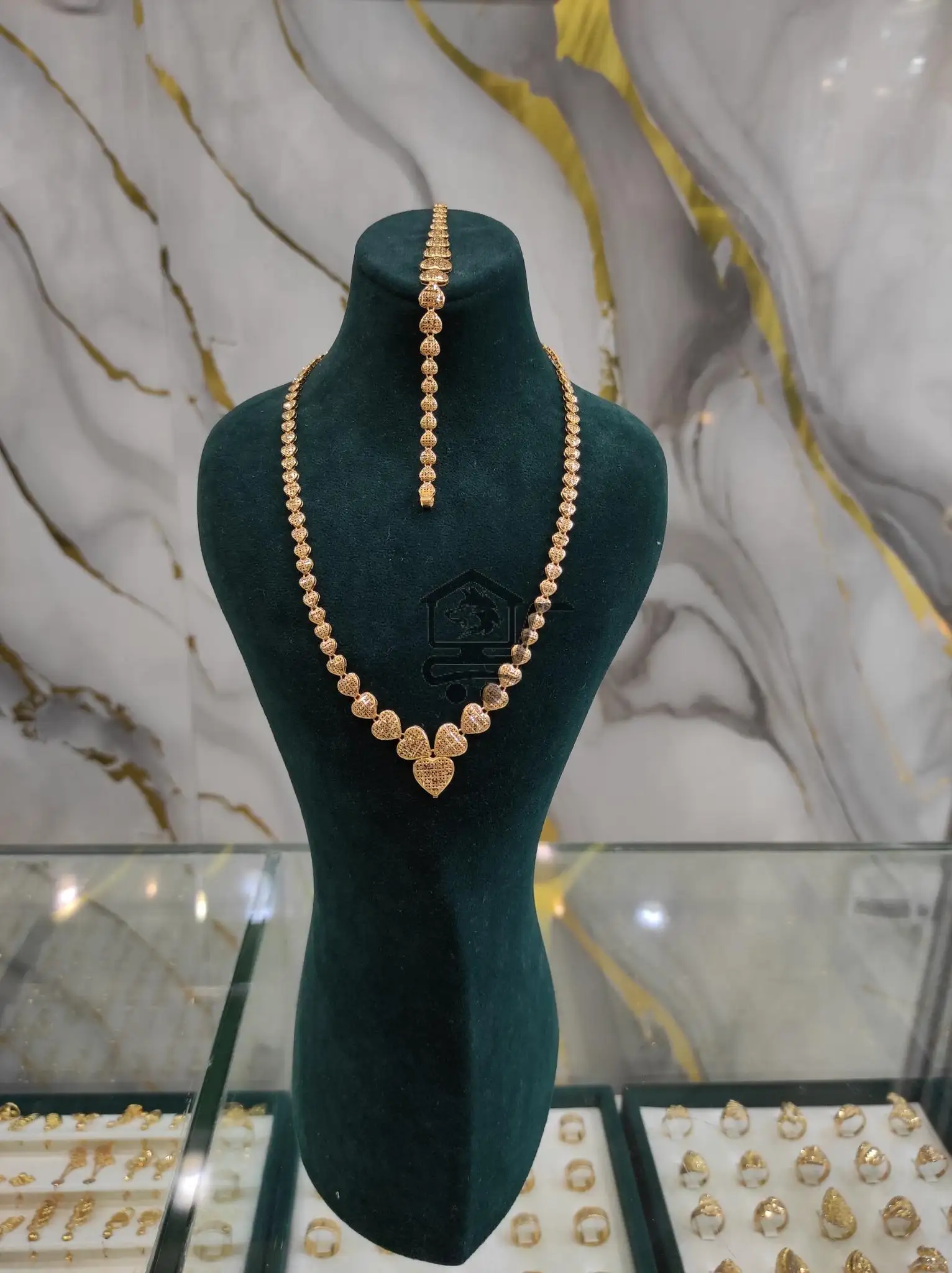 مجوهرات حنيفة و العمر - الصورة 2