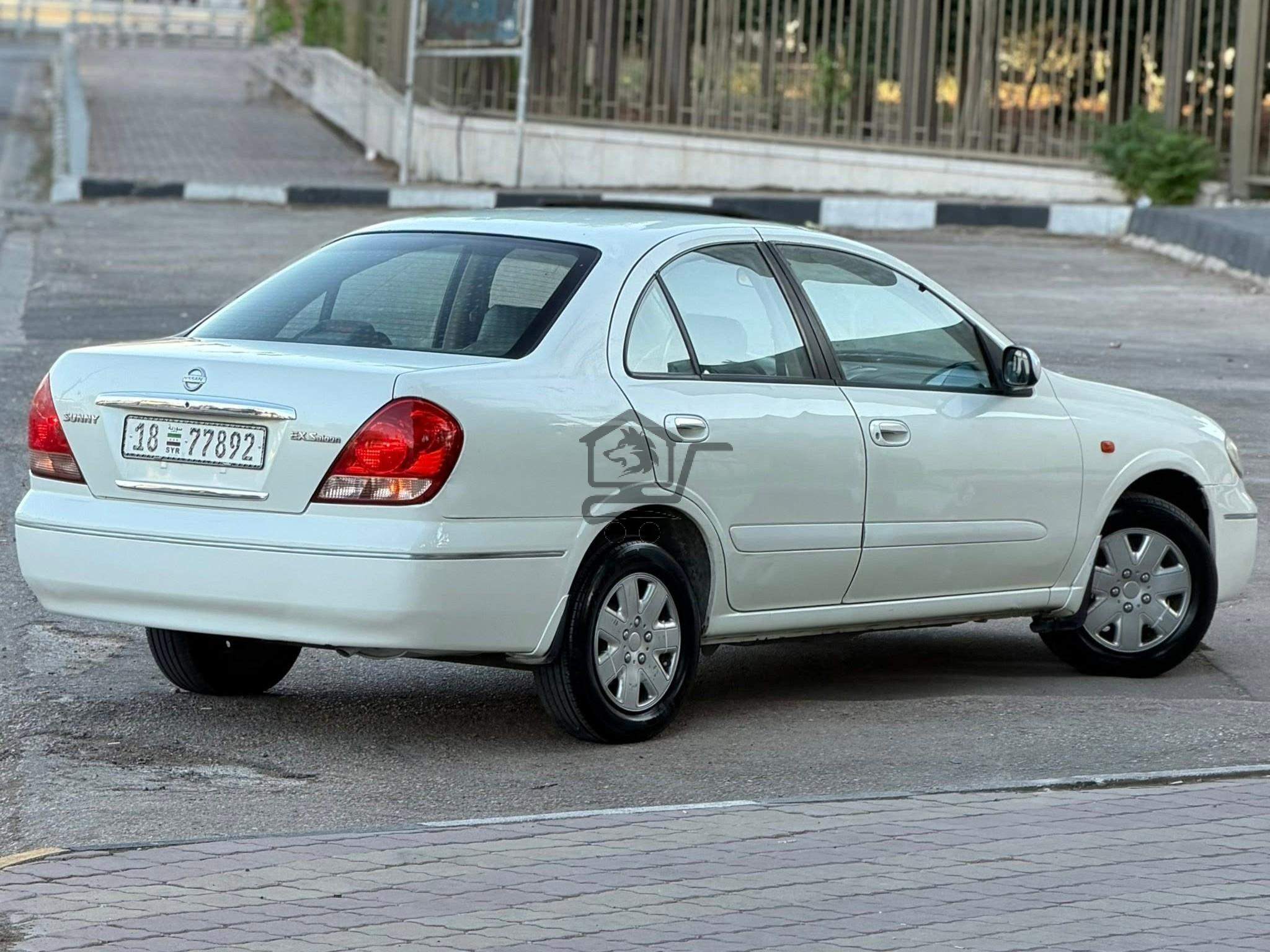 Nissan Sunny 2004 - الصورة 2