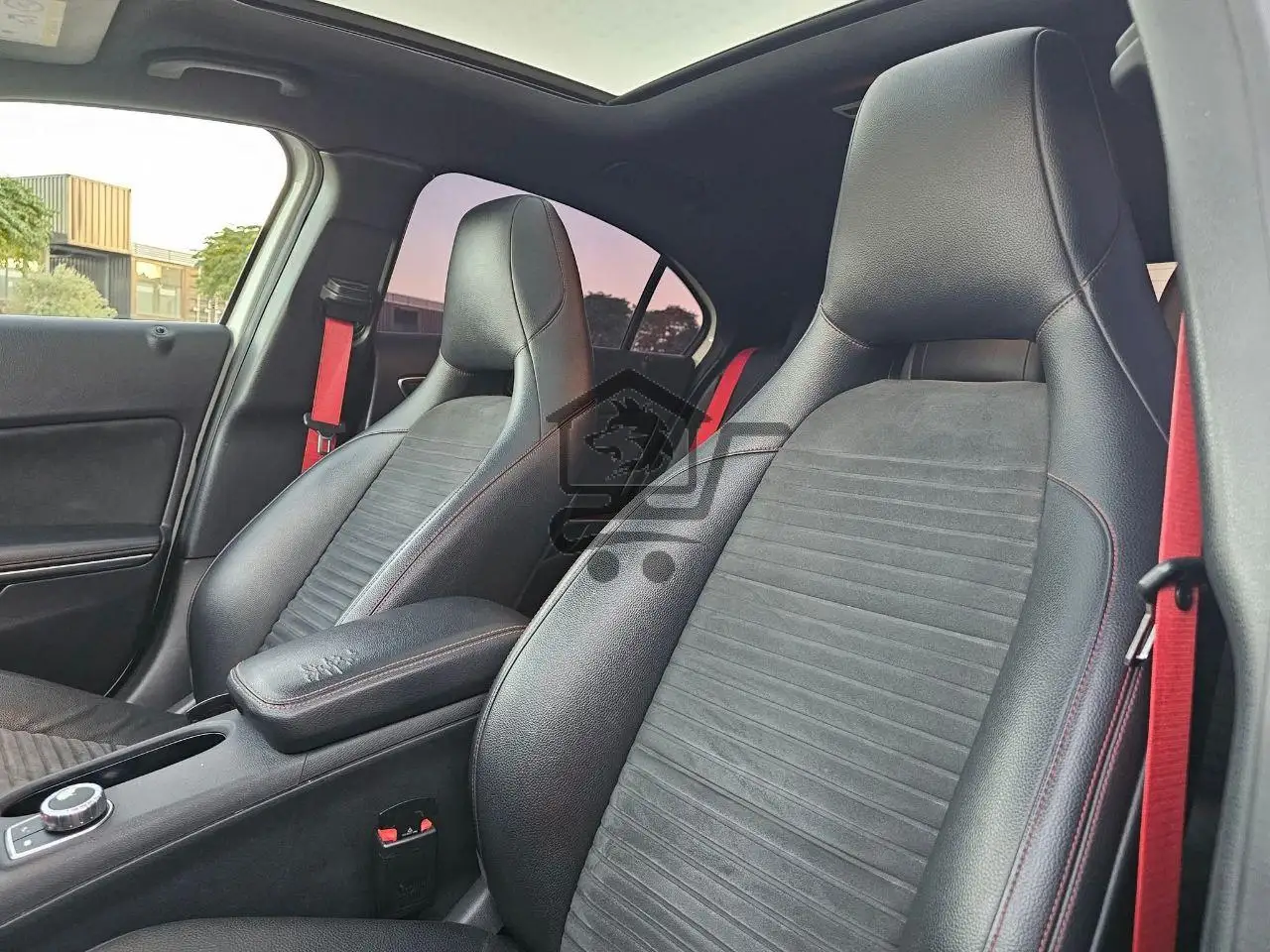 AMG MERCEDES-BENZ A45 - الصورة 8